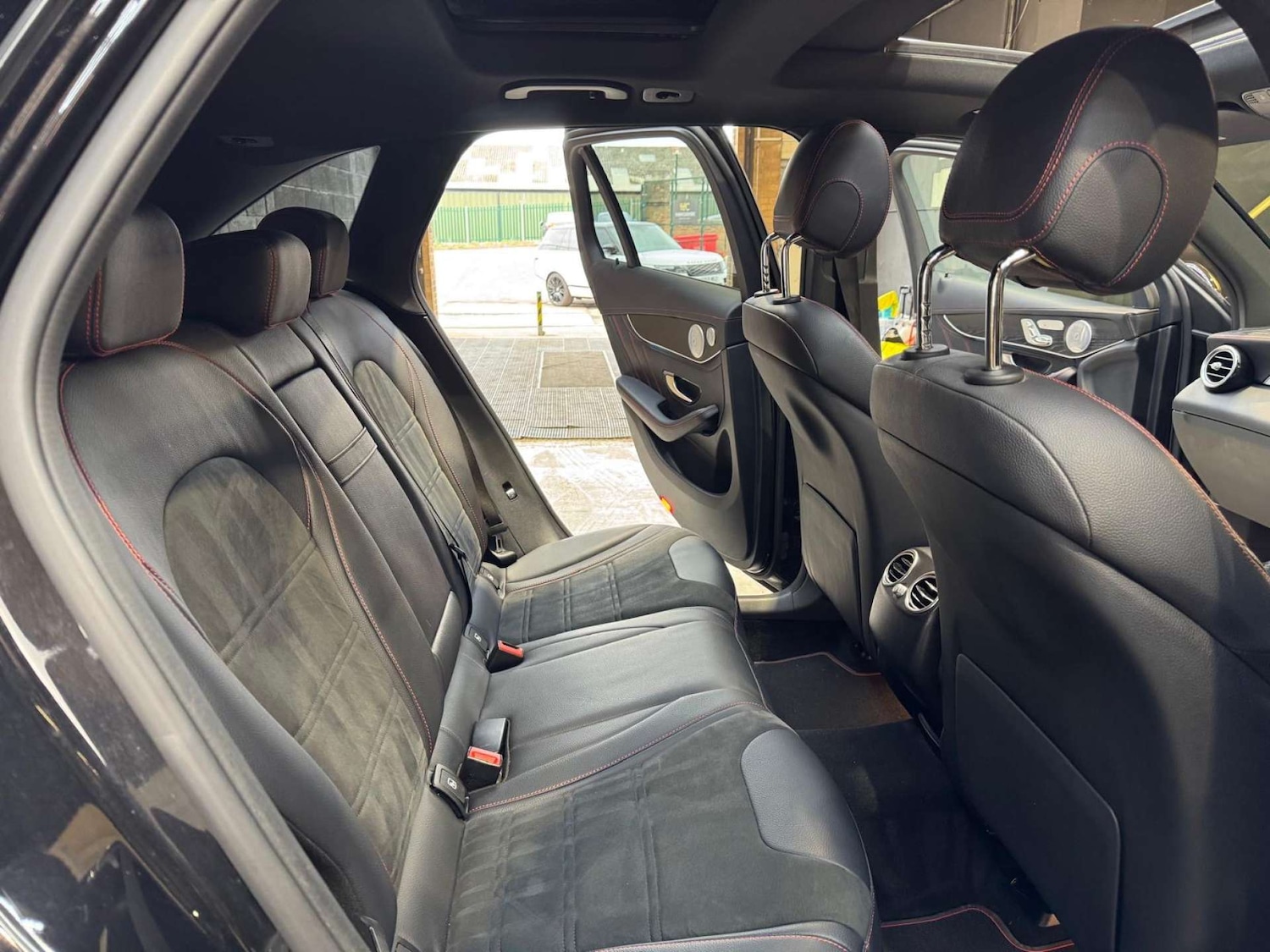 Used Mercedes-Benz GLC 2018 for sale - 77917747: Photo 60