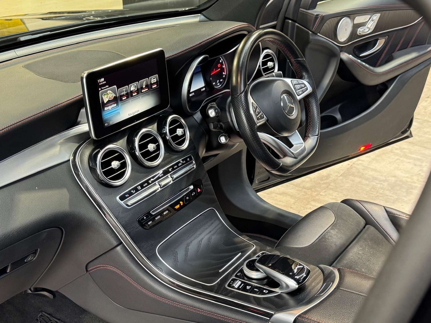 Used Mercedes-Benz GLC 2018 for sale - 77917747: Photo 81