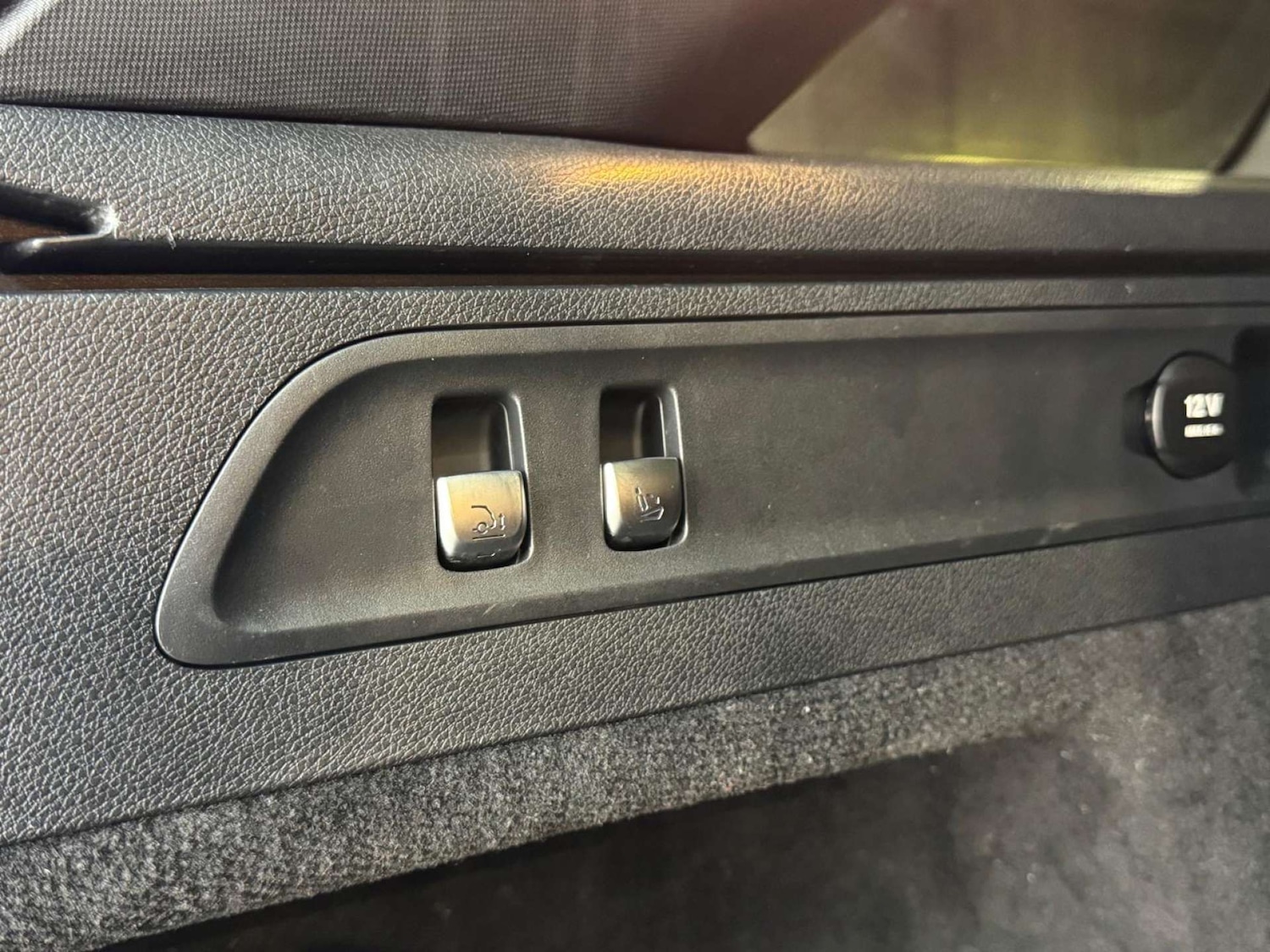 Used Mercedes-Benz GLC 2018 for sale - 77917747: Photo 84