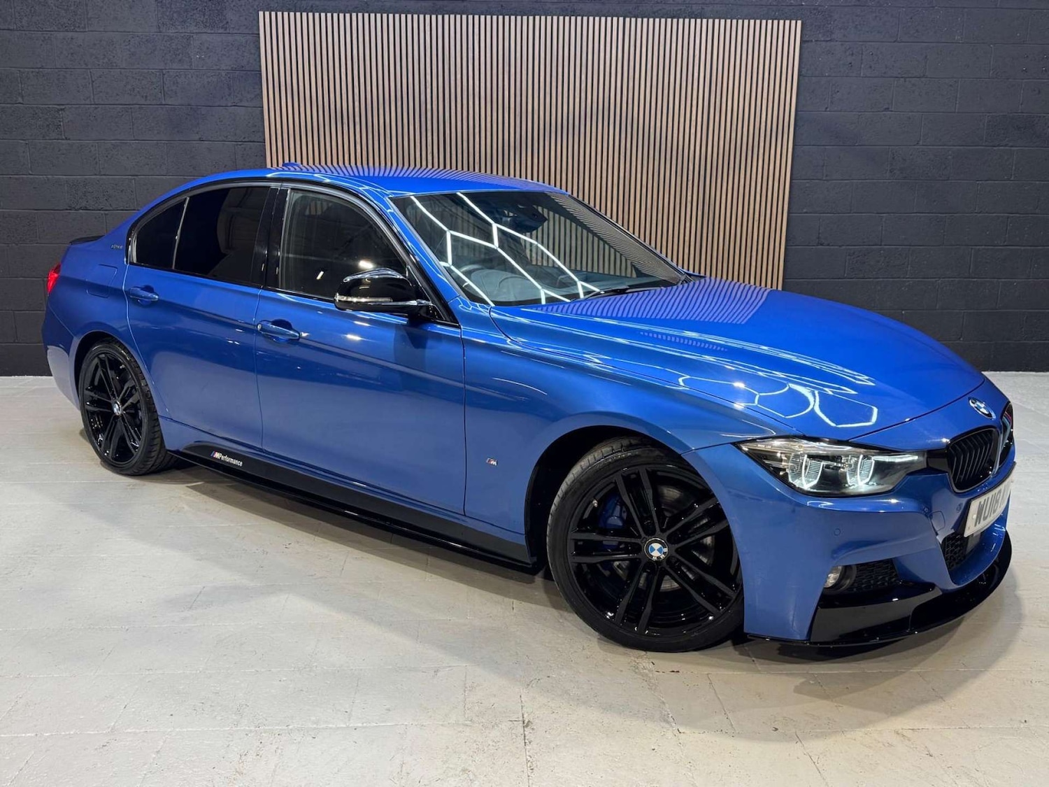 Used BMW 3 Series 2018 for sale - 76693612: Photo 11