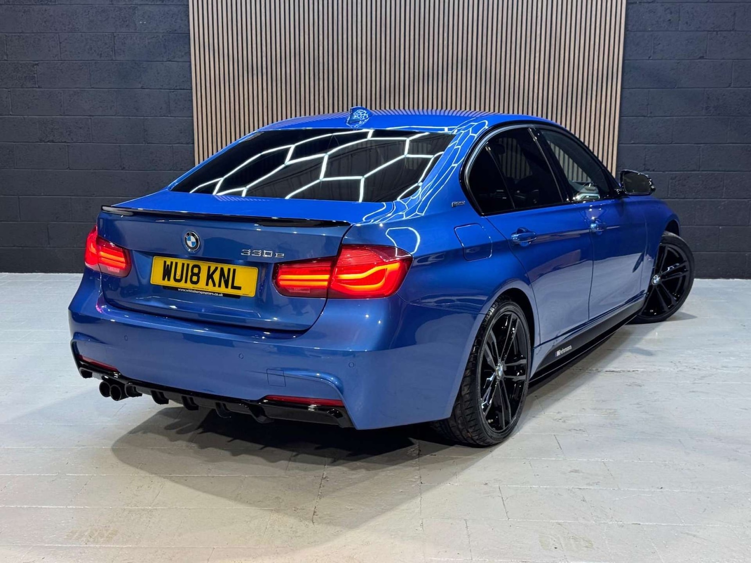 Used BMW 3 Series 2018 for sale - 76693612: Photo 2