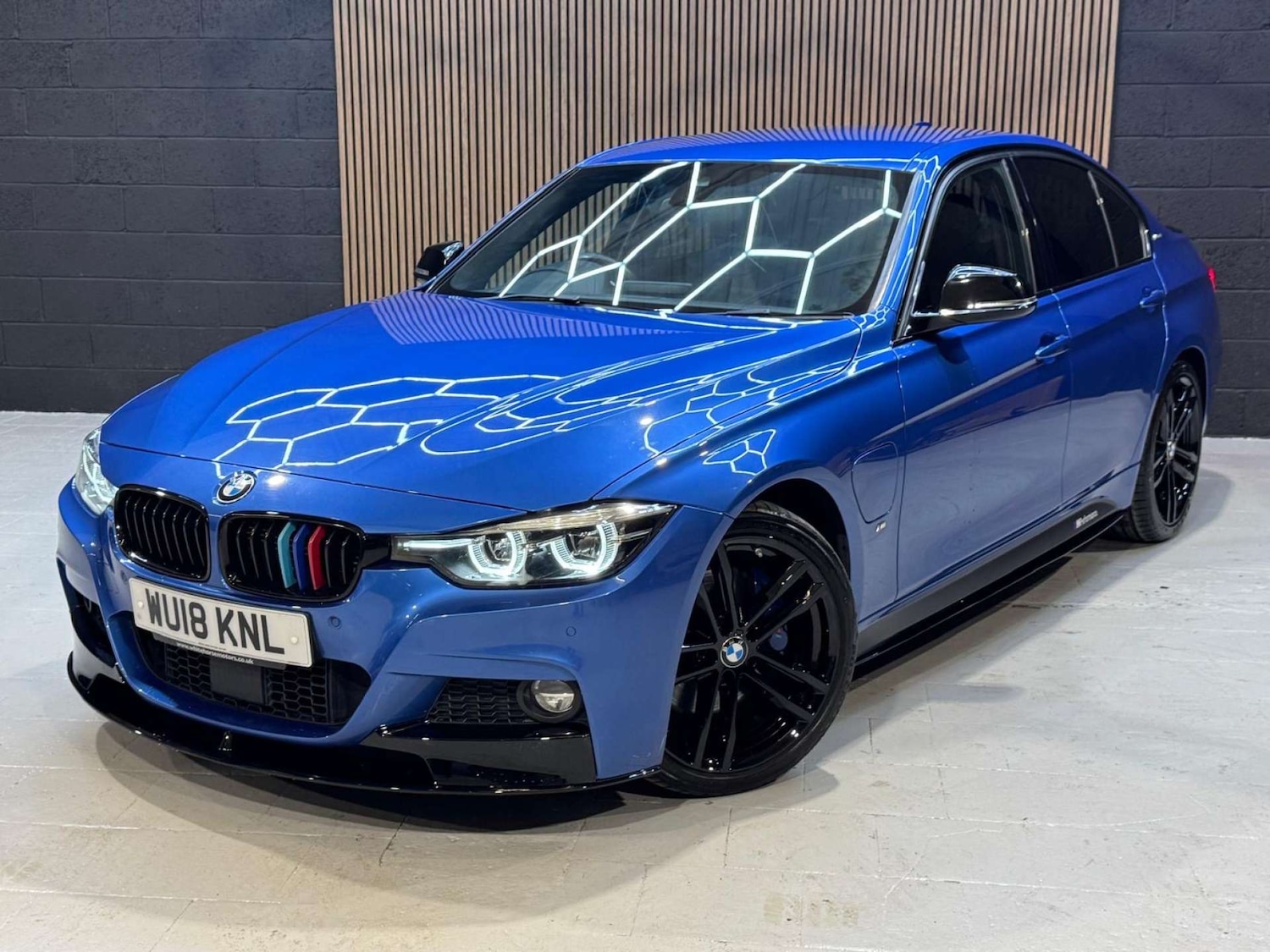 Used BMW 3 Series 2018 for sale - 76693612: Photo 30