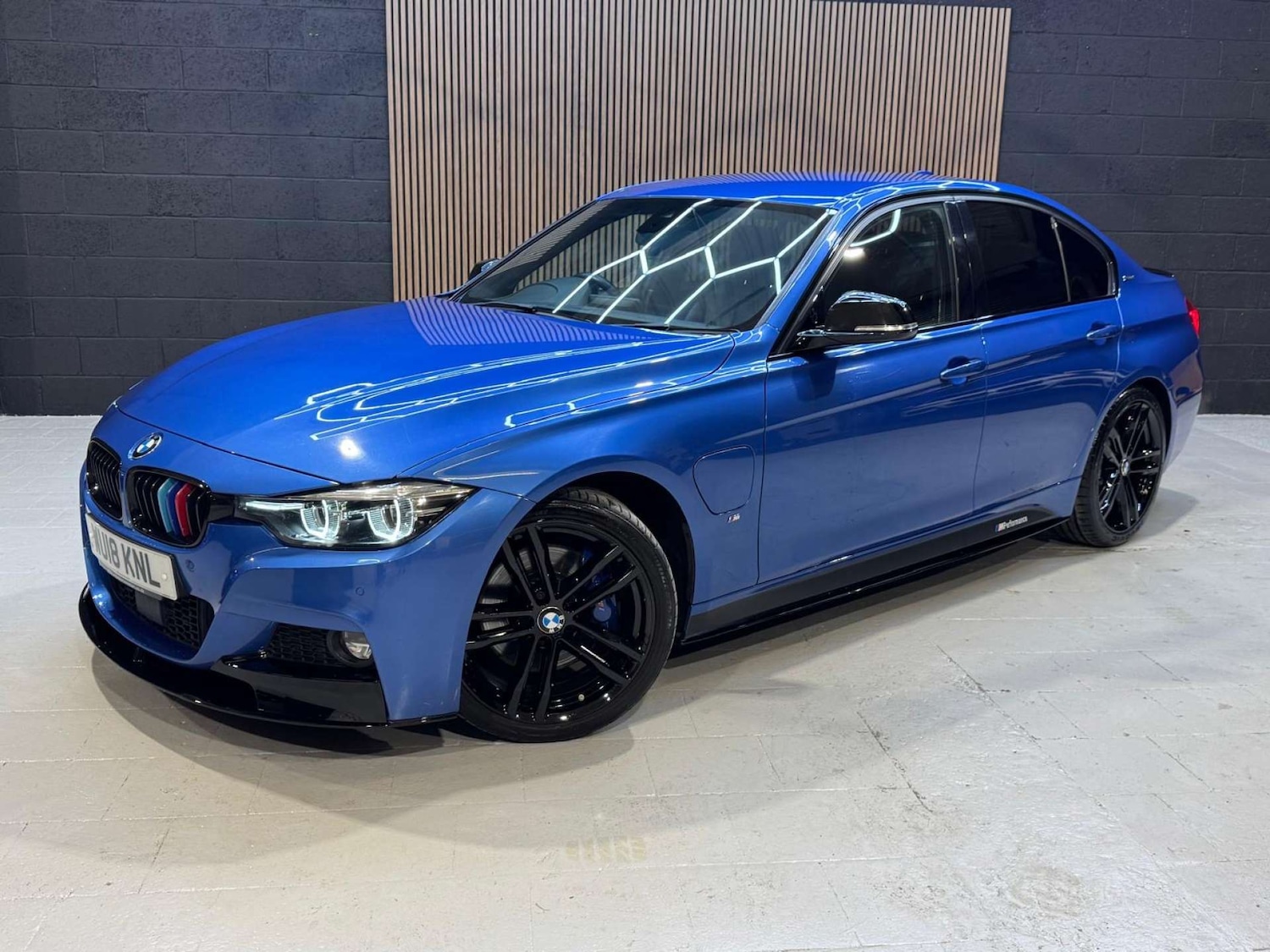 Used BMW 3 Series 2018 for sale - 76693612: Photo 33