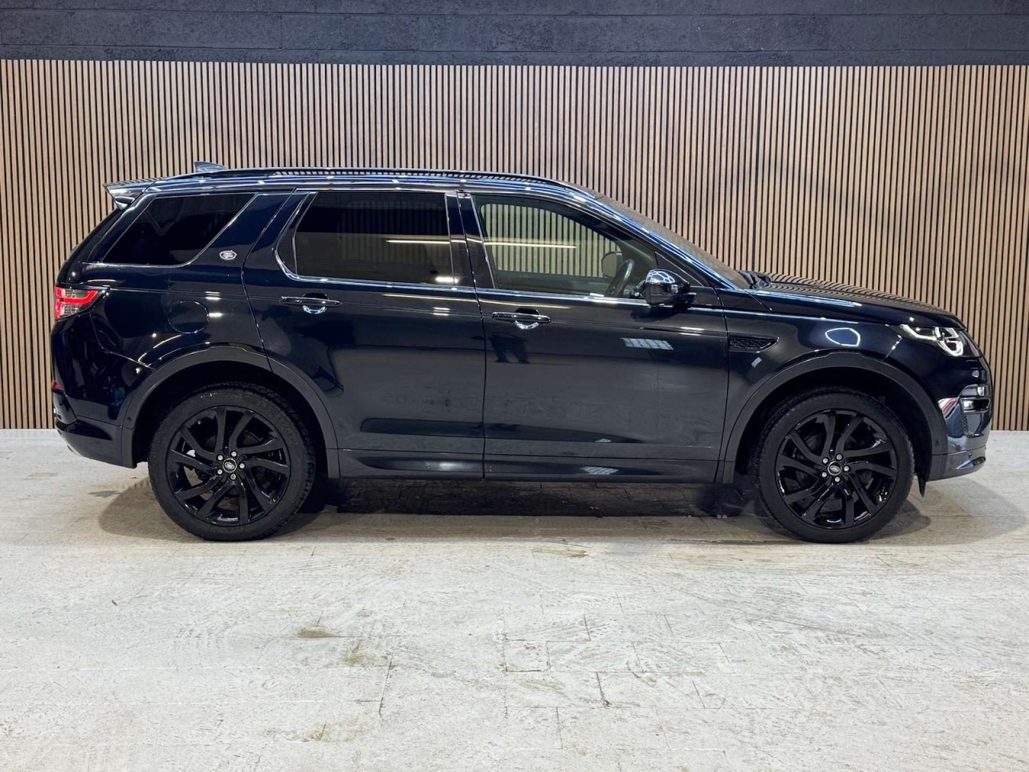 Used Land Rover Discovery Sport 2016 for sale - 76961802: Photo 14