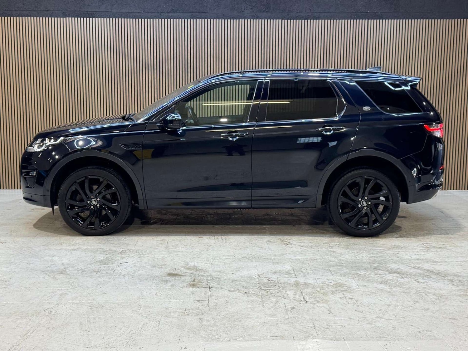 Used Land Rover Discovery Sport 2016 for sale - 76961802: Photo 17