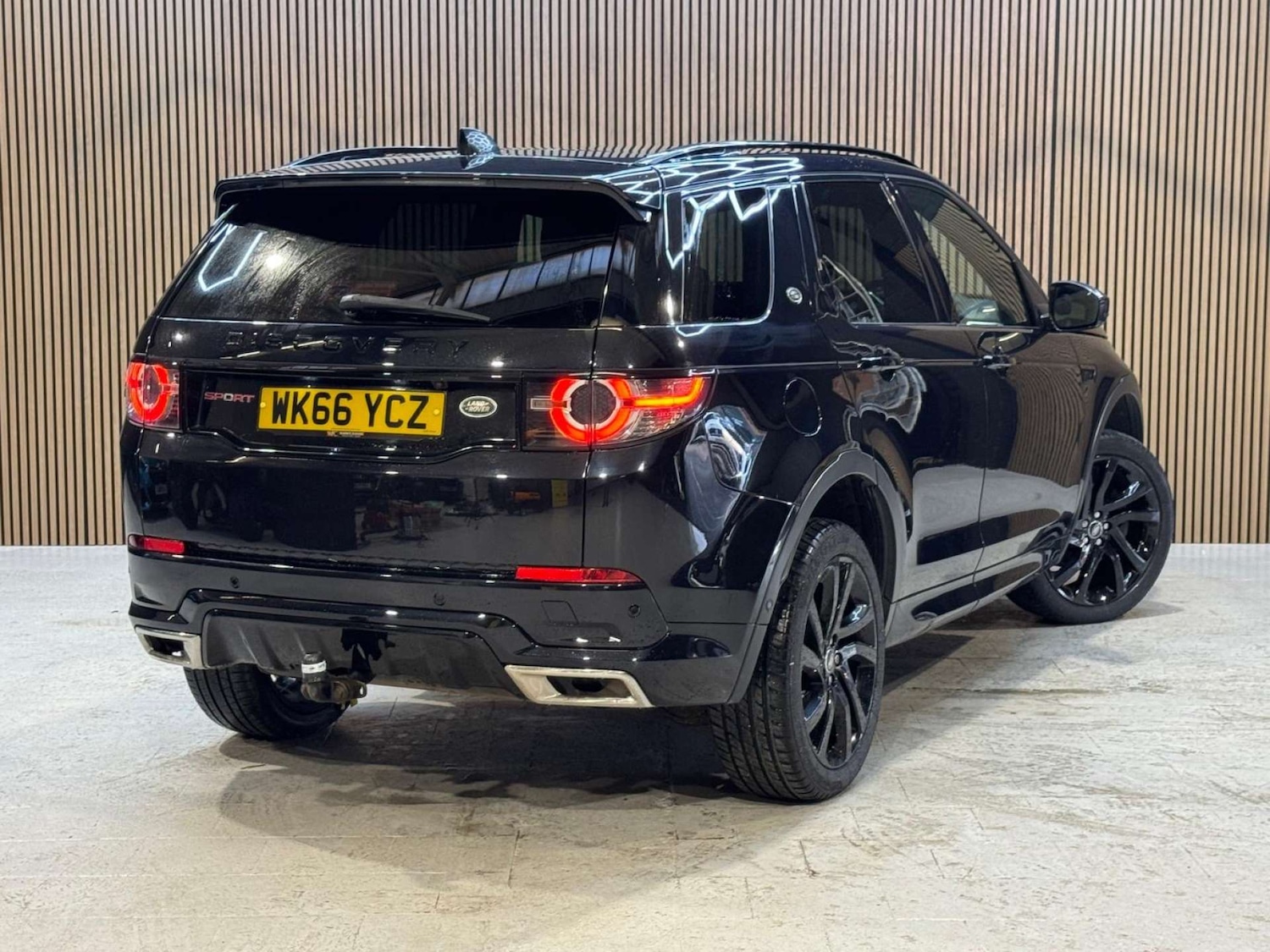 Used Land Rover Discovery Sport 2016 for sale - 76961802: Photo 2