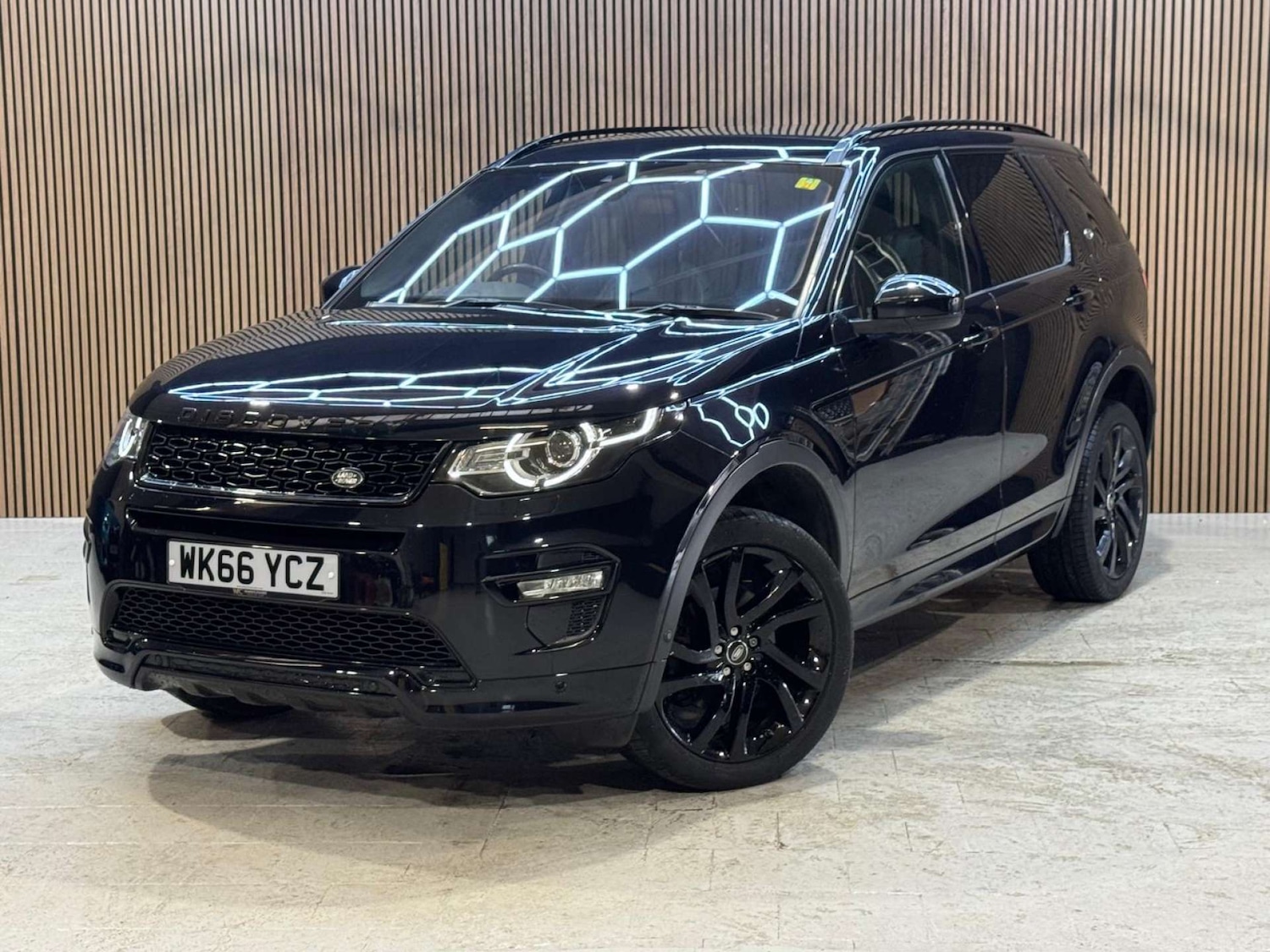 Used Land Rover Discovery Sport 2016 for sale - 76961802: Photo 4