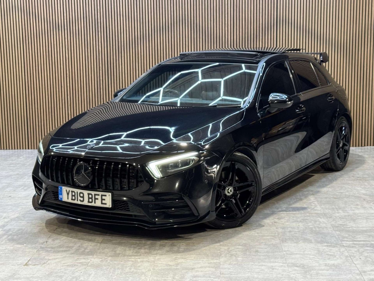 Used Mercedes-Benz A-Class 2019 for sale - 77990076: Photo 4