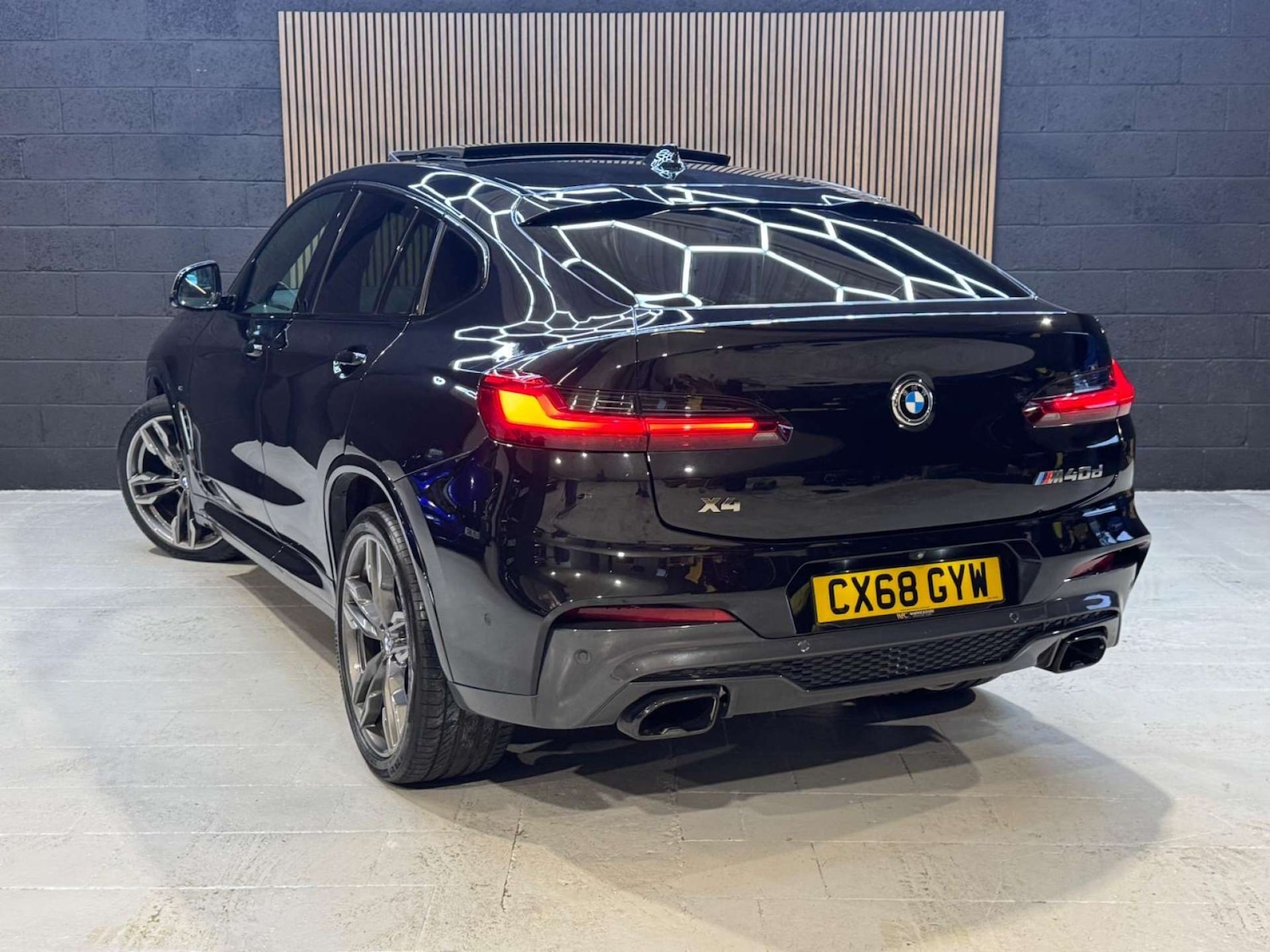 Used BMW X4 2018 for sale - 76693596: Photo 2