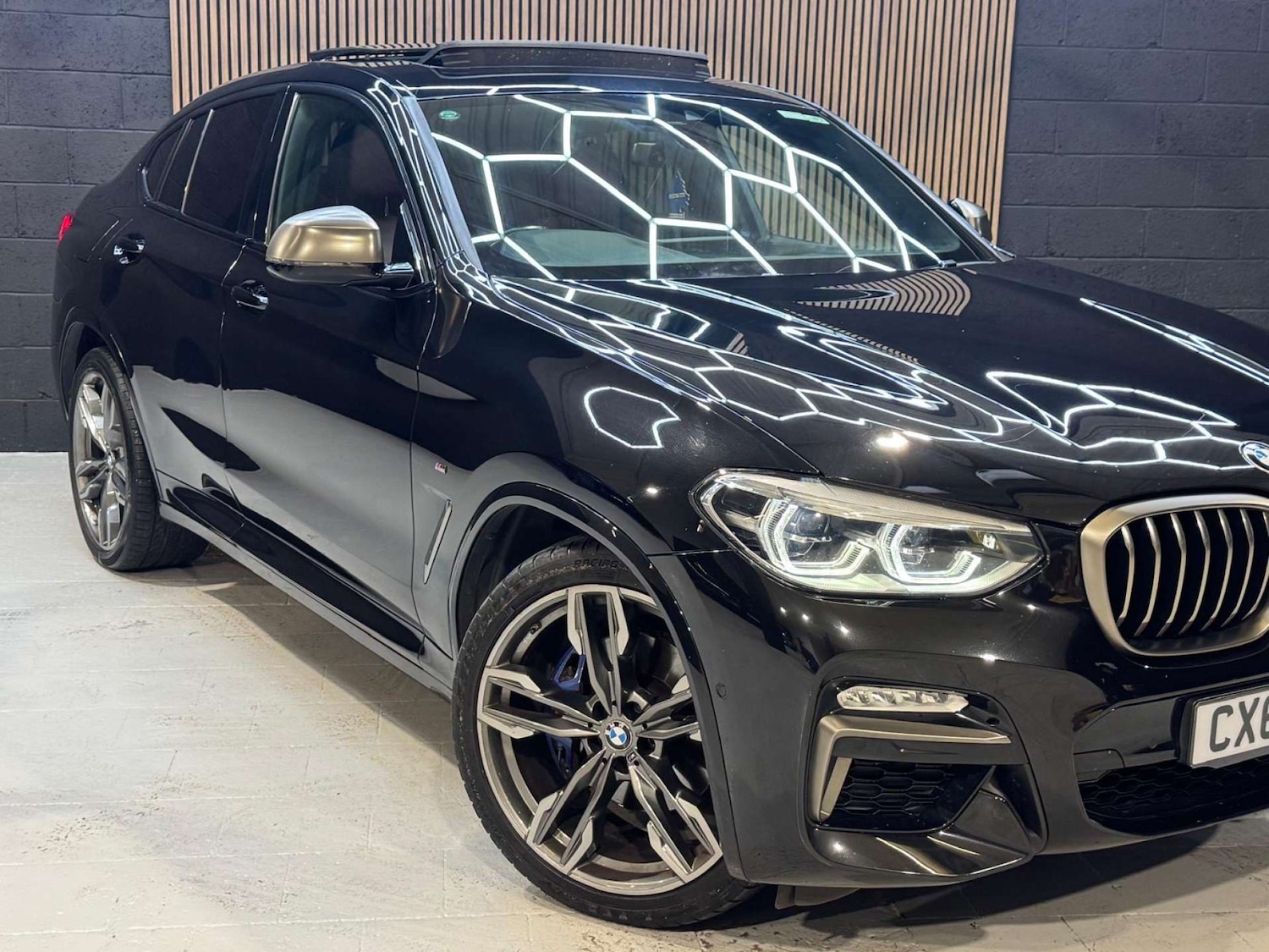 Used BMW X4 2018 for sale - 76693596: Photo 7