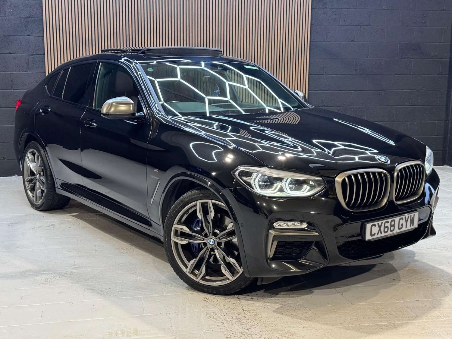 Used BMW X4 2018 for sale - 76693596: Photo 8