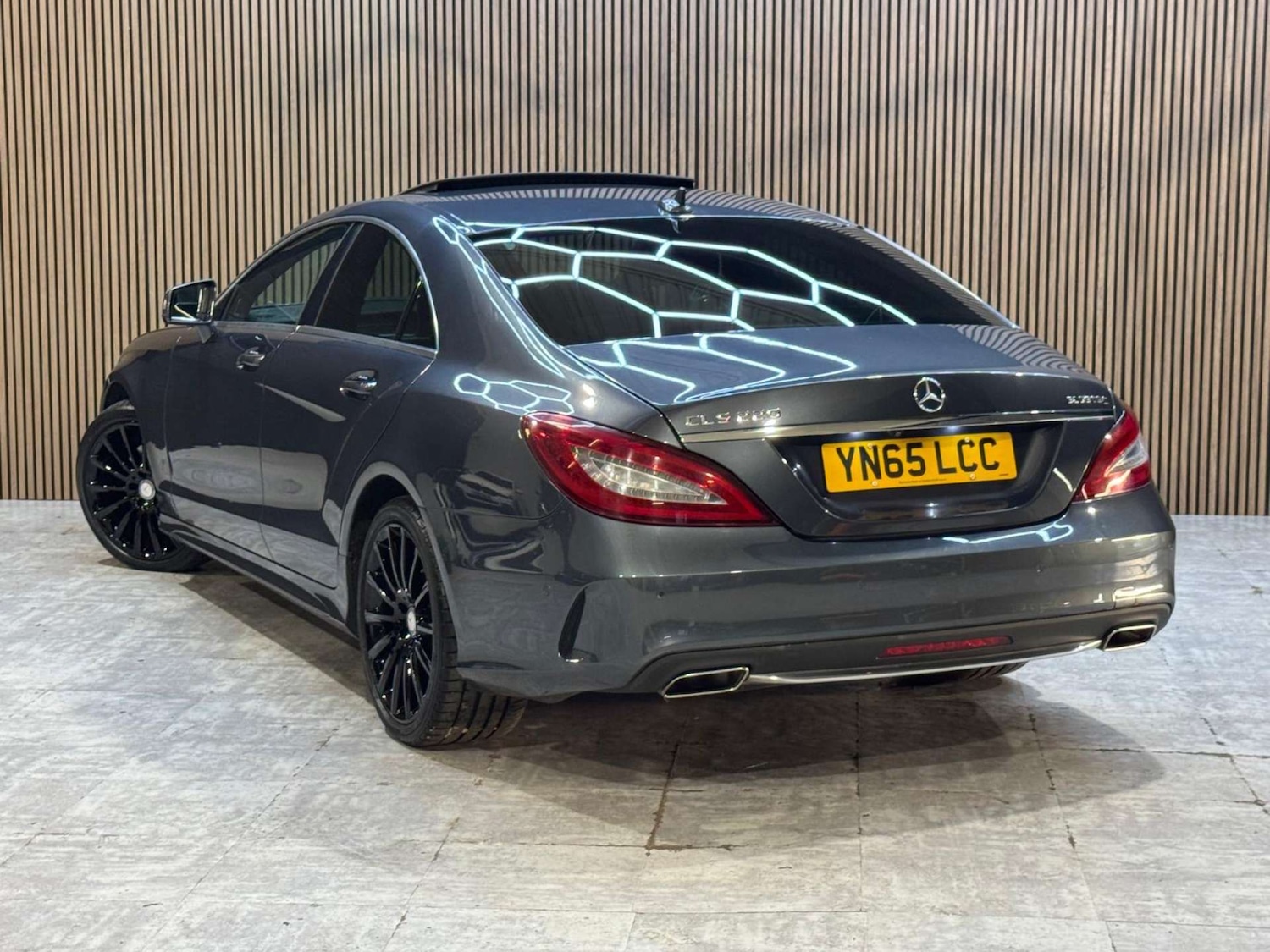 Used Mercedes-Benz CLS 2015 for sale - 77750327: Photo 5