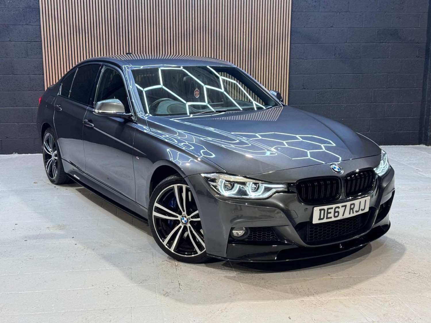Used BMW 3 Series 2017 for sale - 76663159: Photo 1