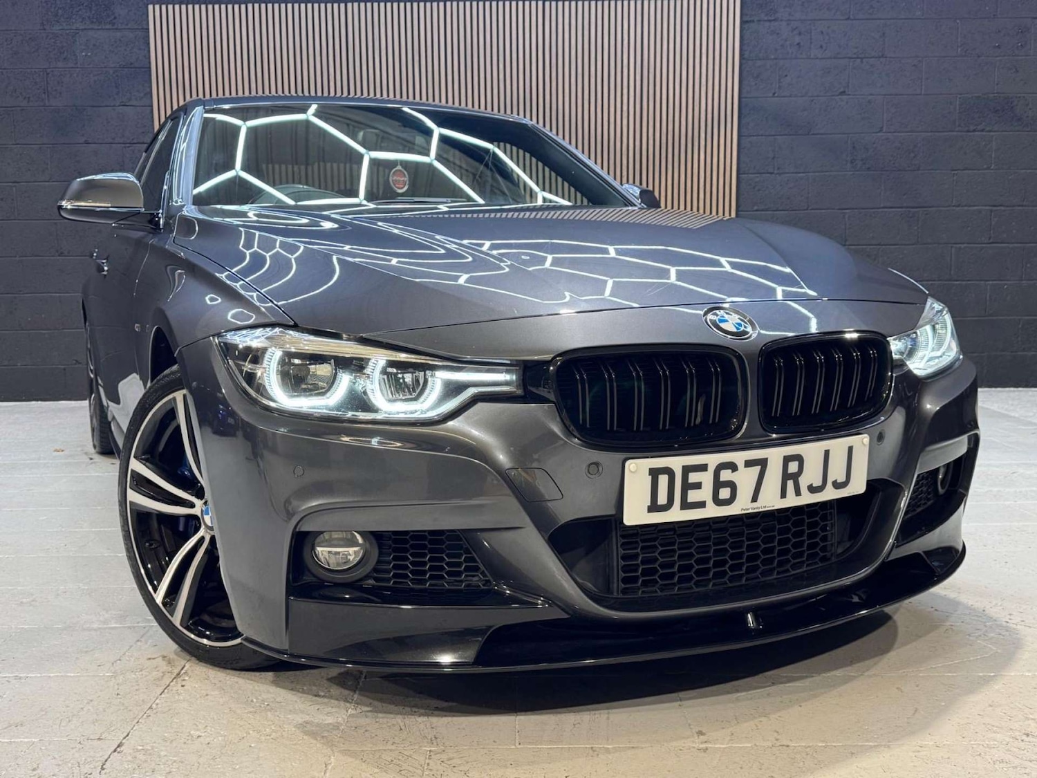 Used BMW 3 Series 2017 for sale - 76663159: Photo 10