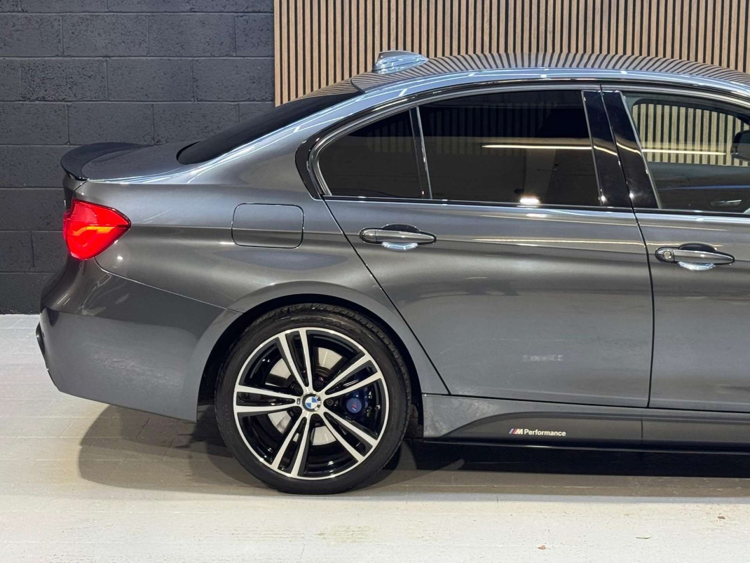 Used BMW 3 Series 2017 for sale - 76663159: Photo 16