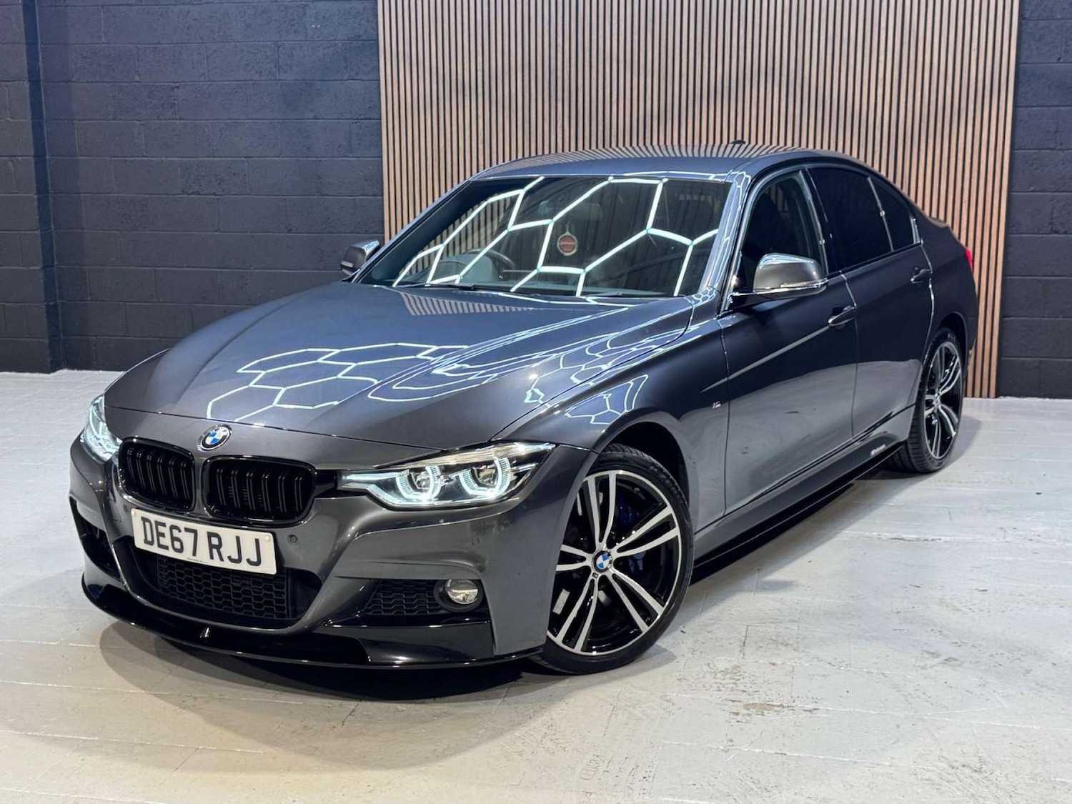 Used BMW 3 Series 2017 for sale - 76663159: Photo 4