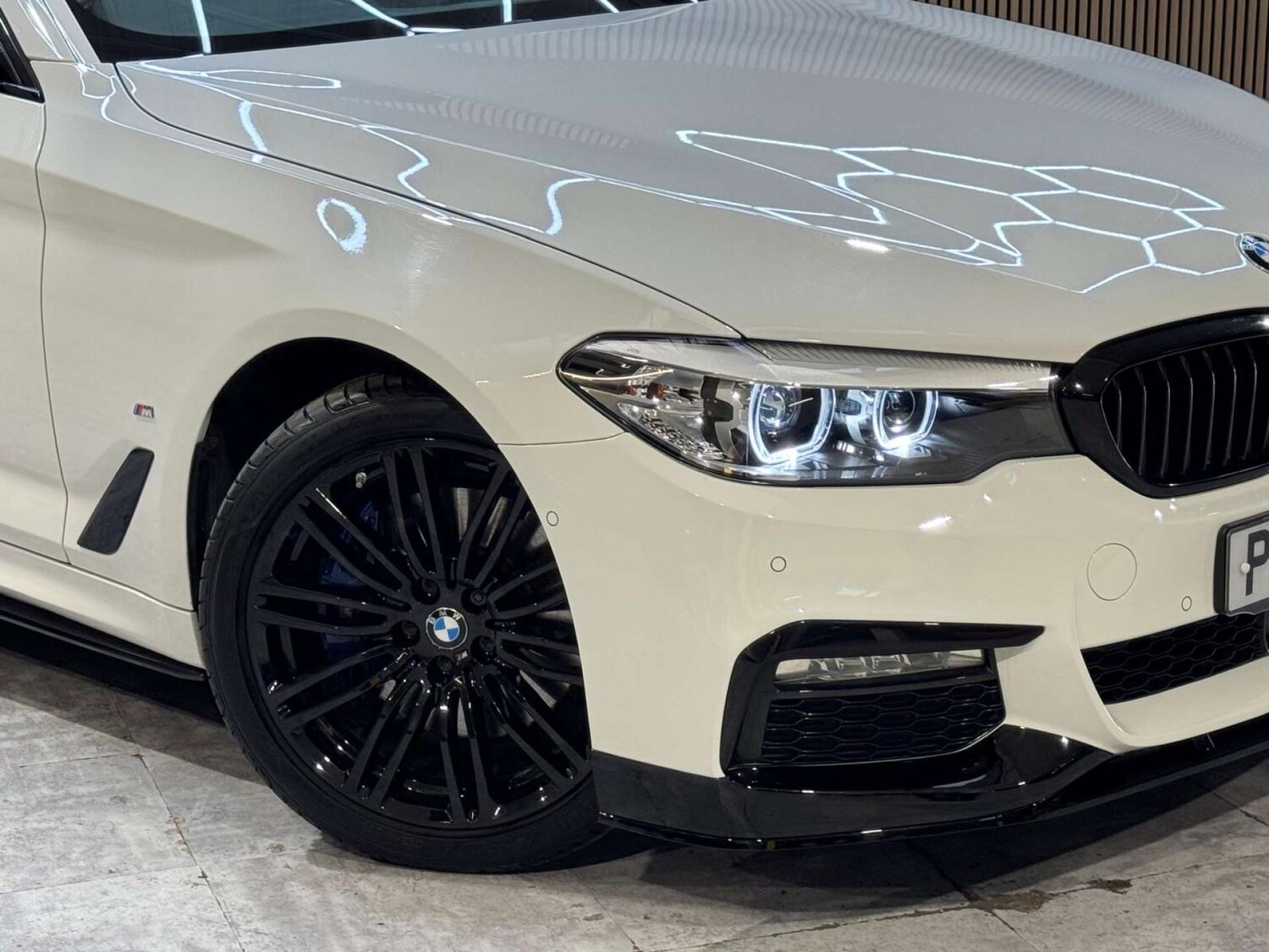 Used BMW 5 Series 2017 for sale - 77676604: Photo 11