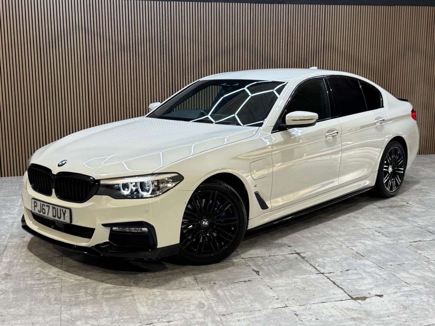 Used BMW 5 Series 2017 for sale - 77676604: Photo 33