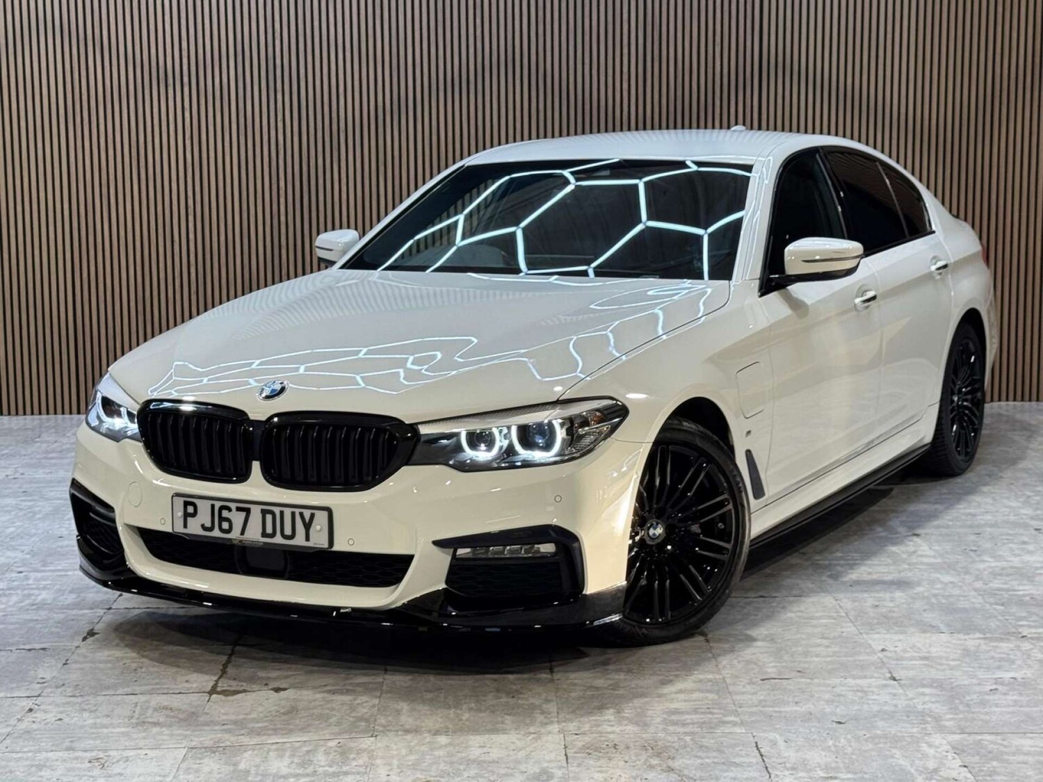 Used BMW 5 Series 2017 for sale - 77676604: Photo 37