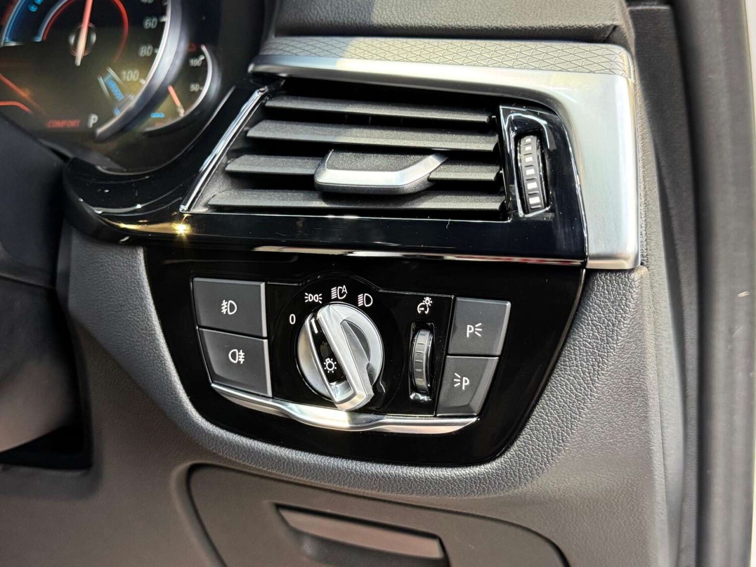 Used BMW 5 Series 2017 for sale - 77676604: Photo 54