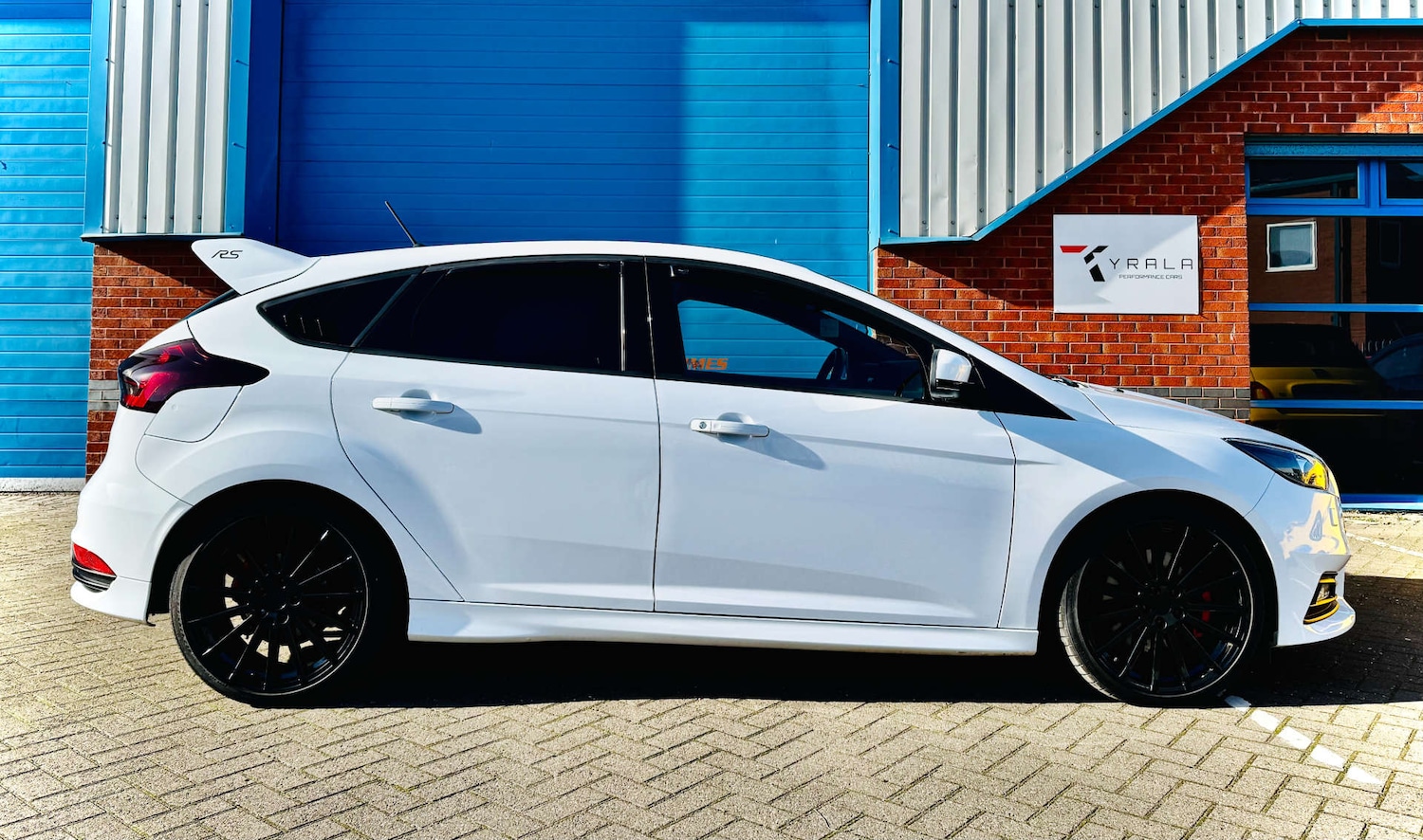 Used Ford Focus 2017 for sale - 76180073: Photo 2