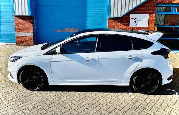 Used Ford Focus 2017 for sale - 76180073: Photo 3