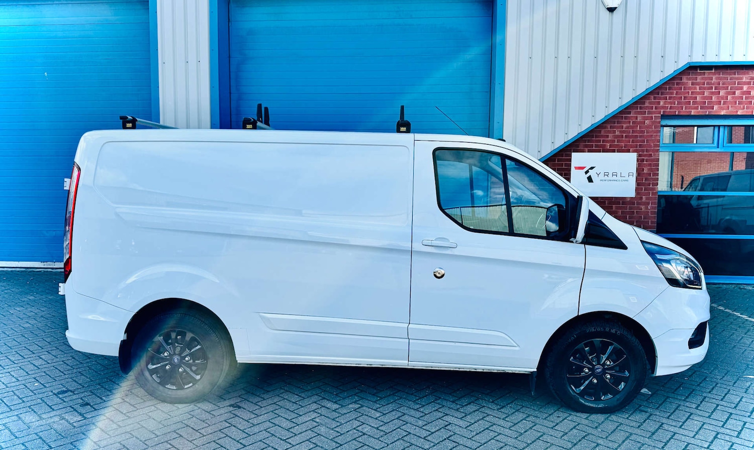 Used Ford Transit Custom 2018 for sale - 77888878: Photo 2