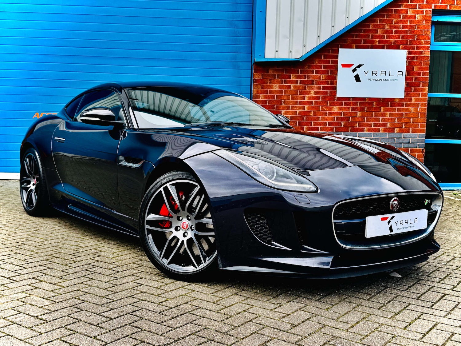 Used Jaguar F-Type 2015 for sale - 77888824: Photo 1