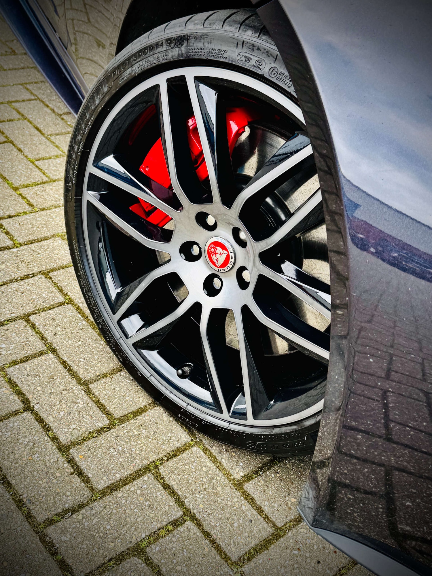 Used Jaguar F-Type 2015 for sale - 77888824: Photo 2