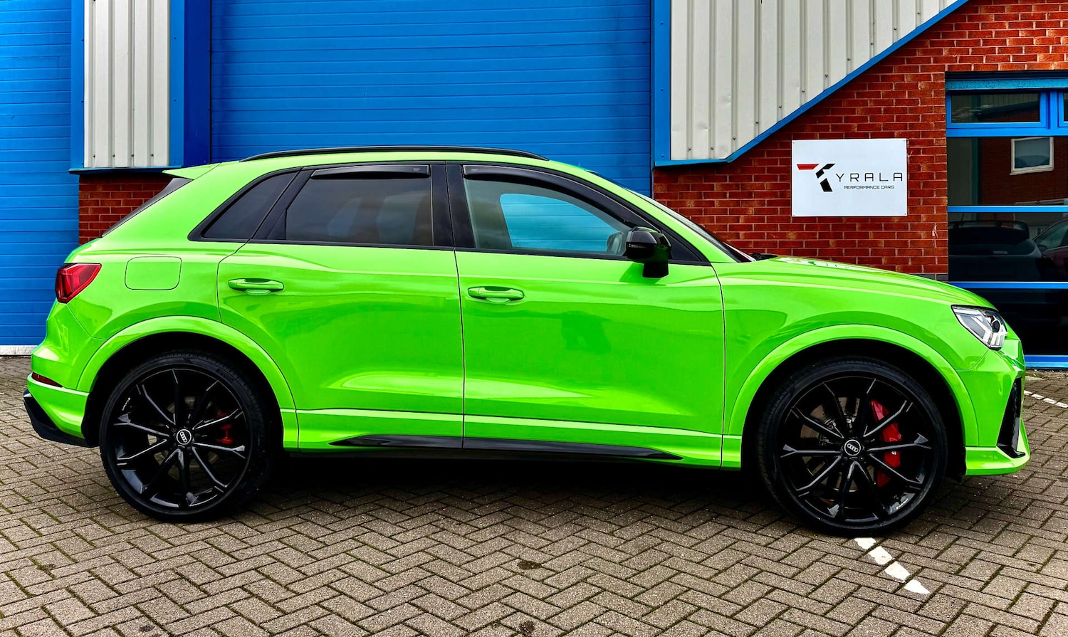 Used Audi RS Q3 2021 for sale - 76372231: Photo 2