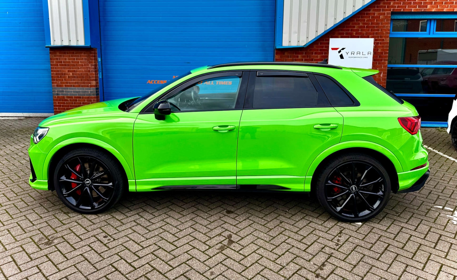 Used Audi RS Q3 2021 for sale - 76372231: Photo 3