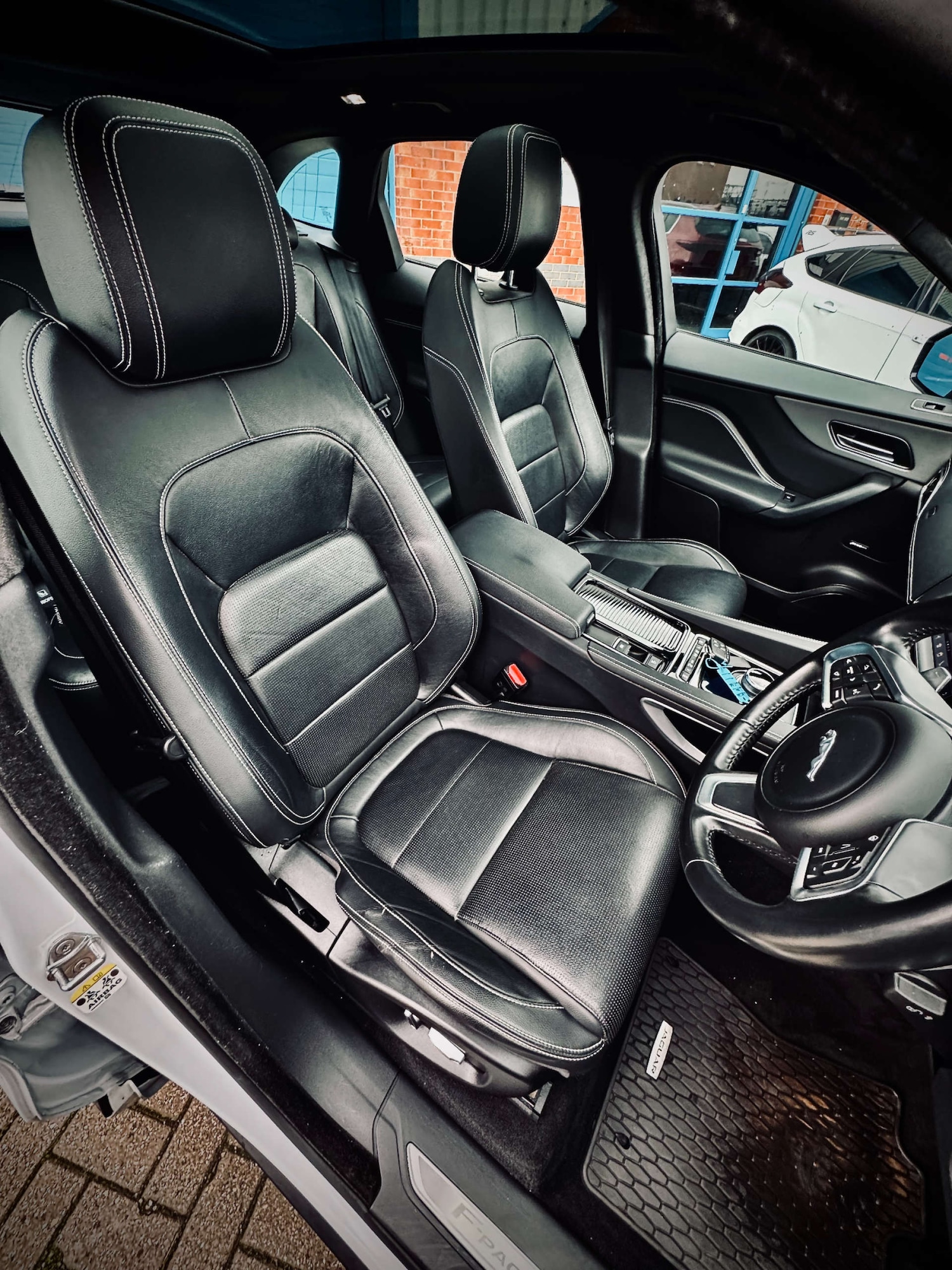 Used Jaguar F-Pace 2020 for sale - 76495887: Photo 16