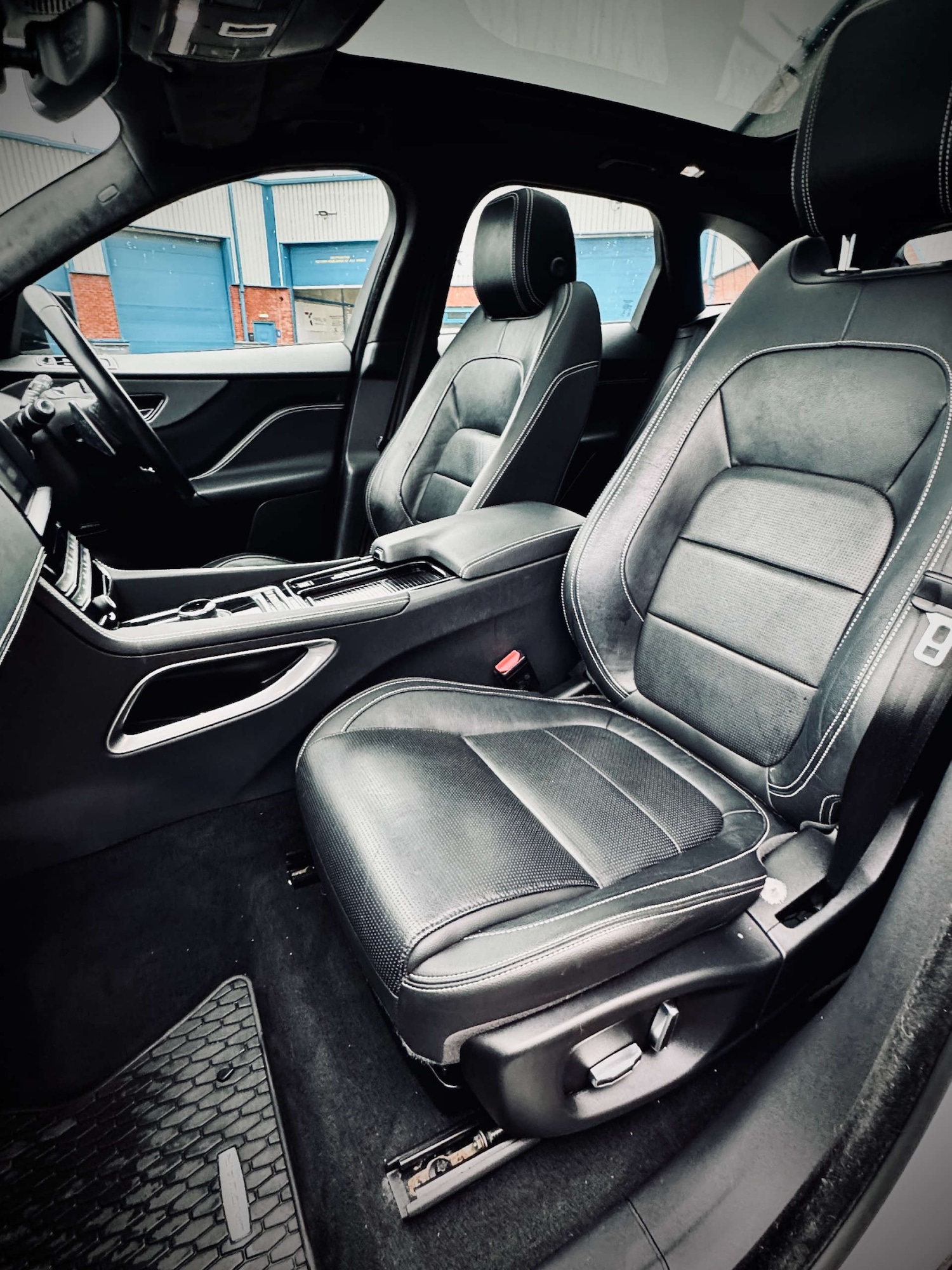 Used Jaguar F-Pace 2020 for sale - 76495887: Photo 17