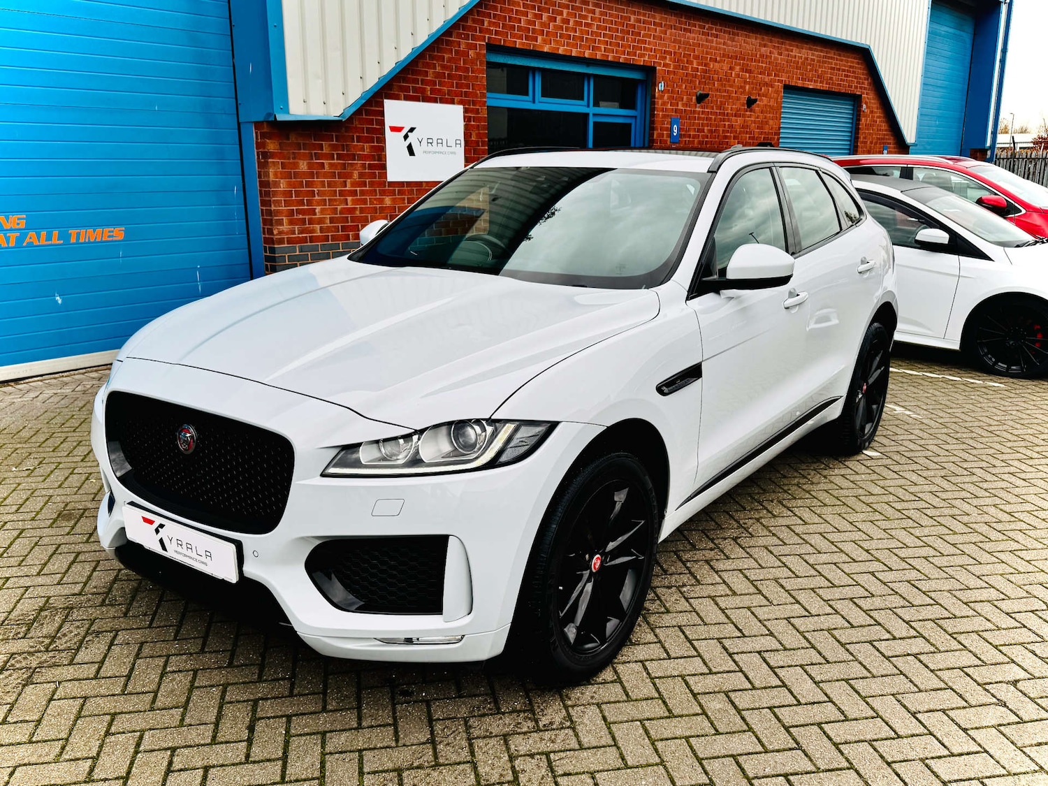 Used Jaguar F-Pace 2020 for sale - 76495887: Photo 4