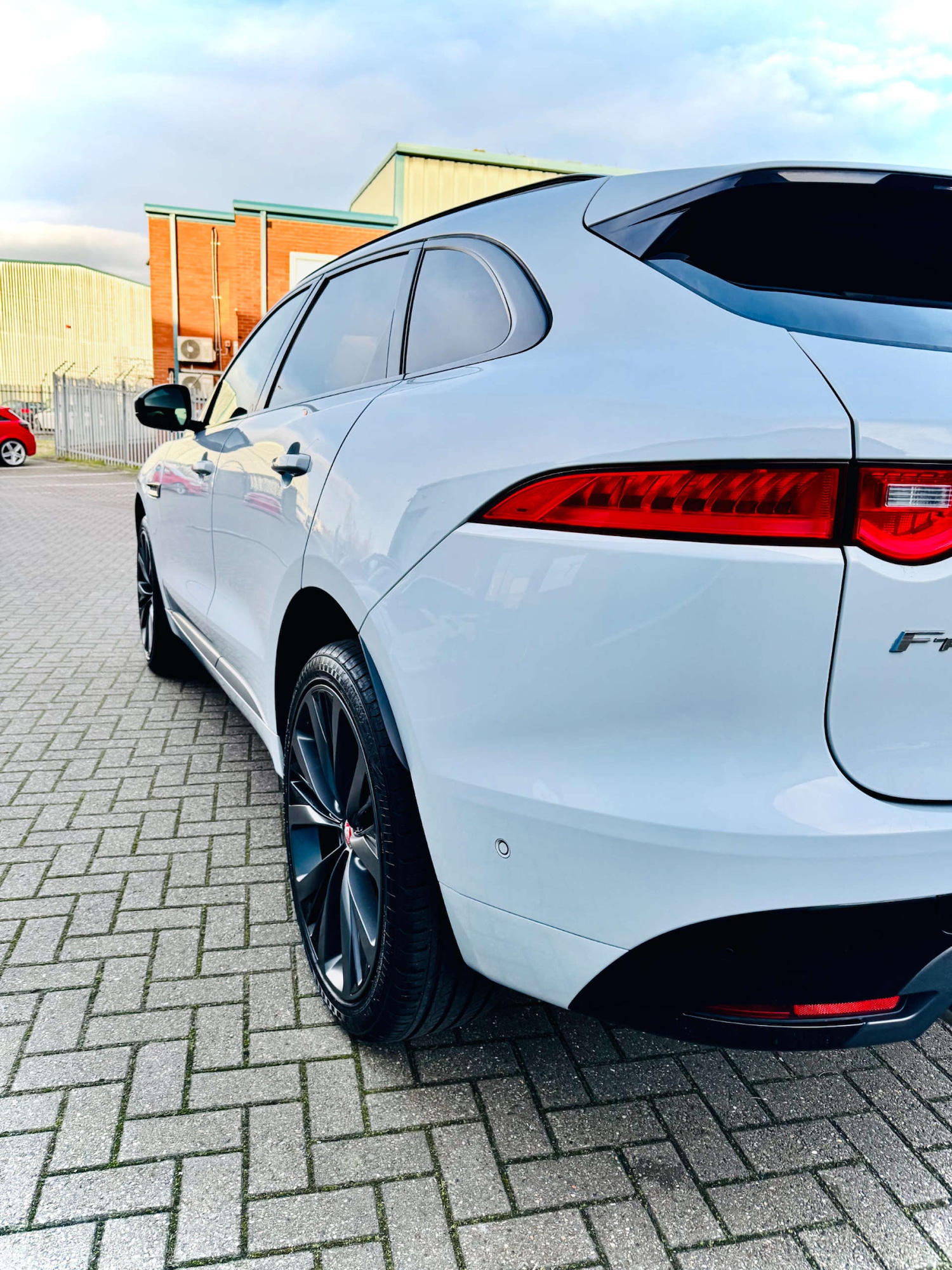 Used Jaguar F-Pace 2019 for sale - 76910578: Photo 11