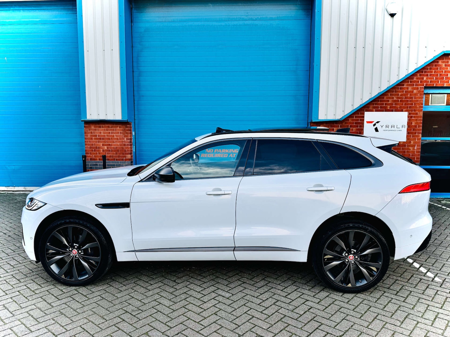 Used Jaguar F-Pace 2019 for sale - 76910578: Photo 3
