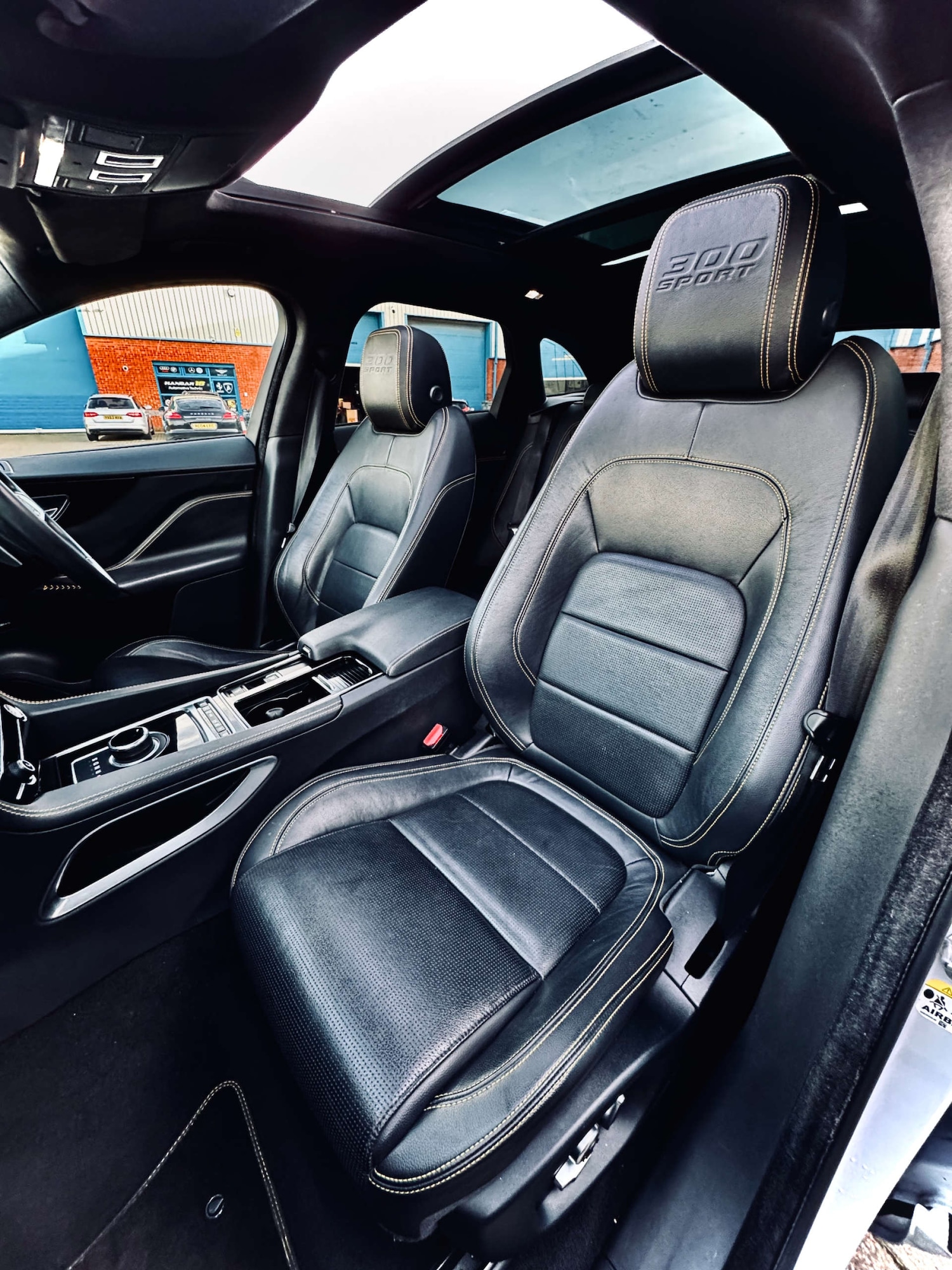 Used Jaguar F-Pace 2019 for sale - 76910578: Photo 31