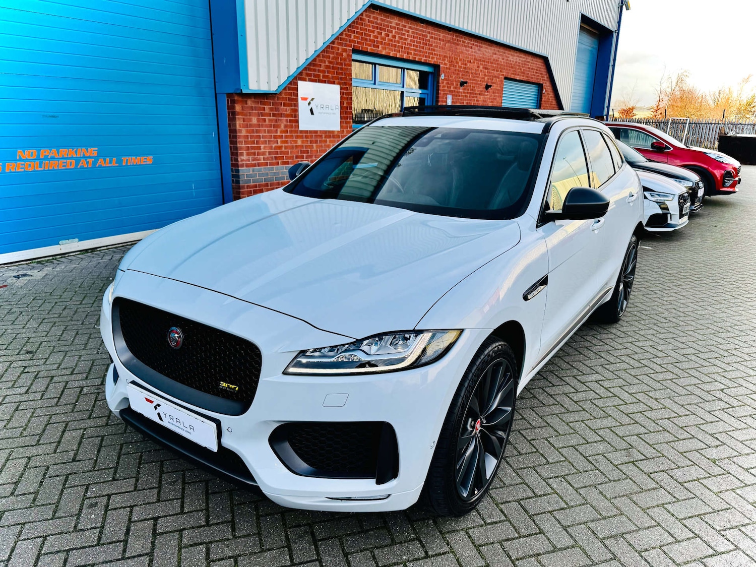 Used Jaguar F-Pace 2019 for sale - 76910578: Photo 4
