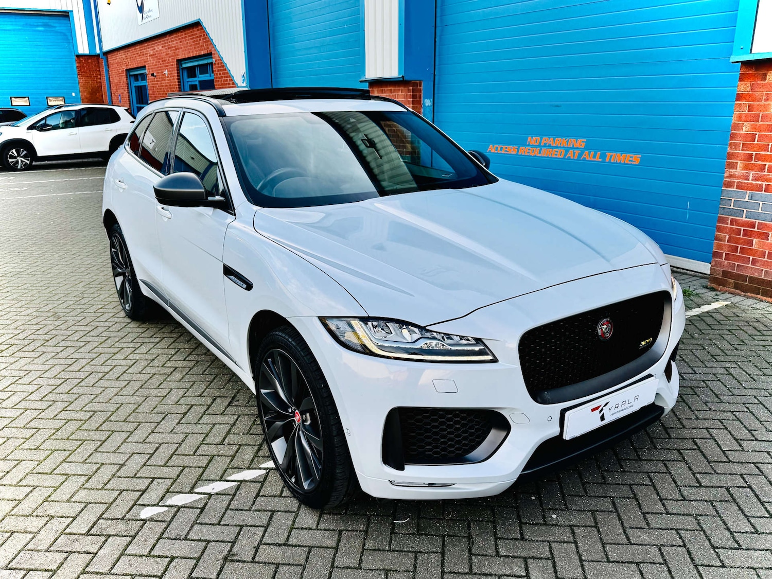 Used Jaguar F-Pace 2019 for sale - 76910578: Photo 5