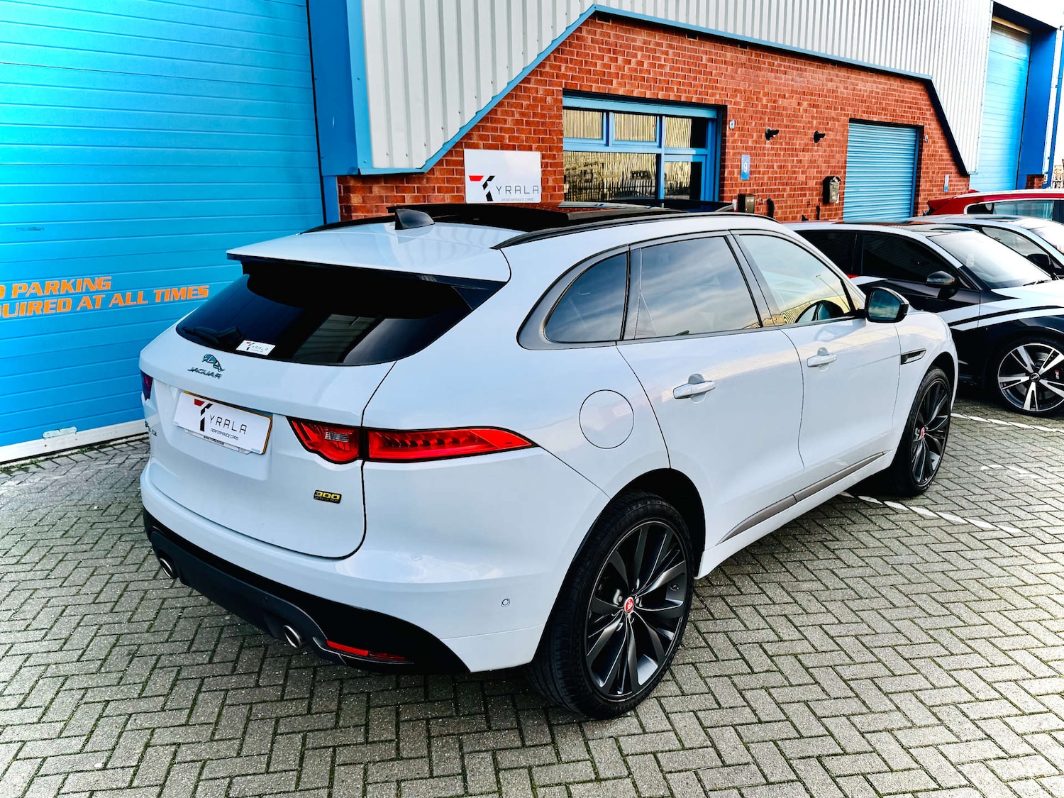 Used Jaguar F-Pace 2019 for sale - 76910578: Photo 6