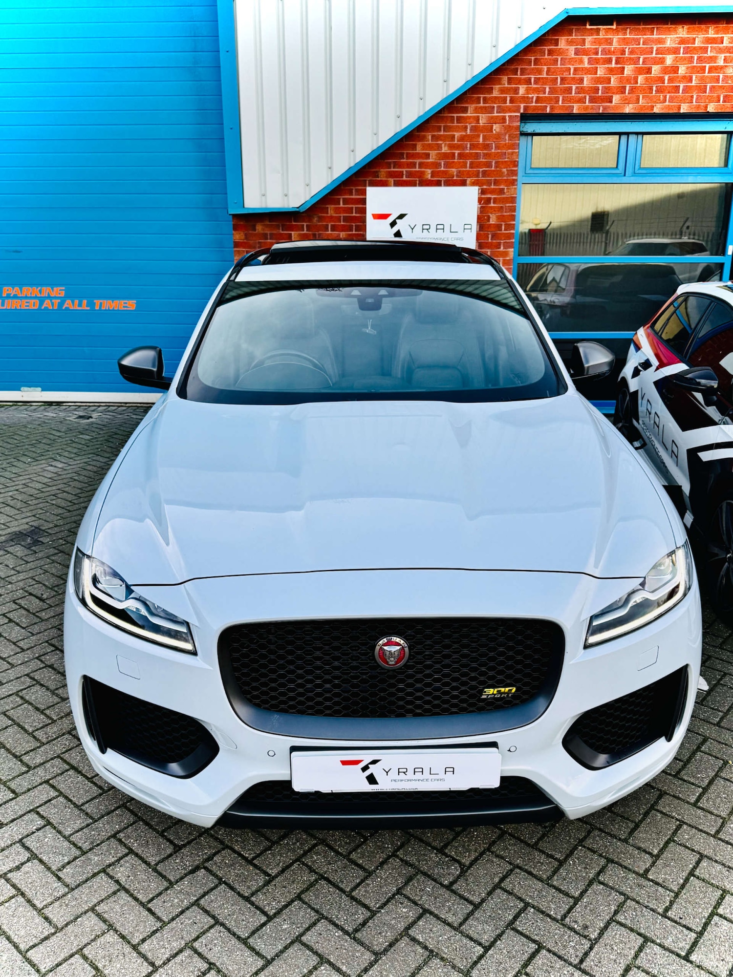 Used Jaguar F-Pace 2019 for sale - 76910578: Photo 8
