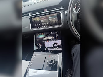 Used Land Rover Range Rover Velar 2017 for sale - 77992026: Photo