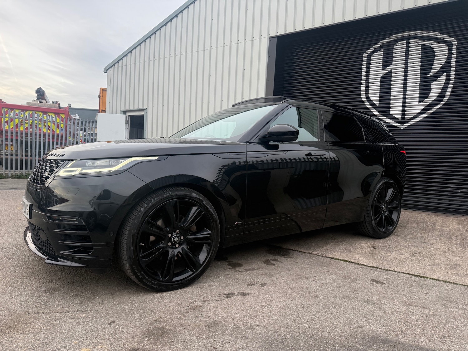 Used Land Rover Range Rover Velar 2017 for sale - 77992026: Photo 5