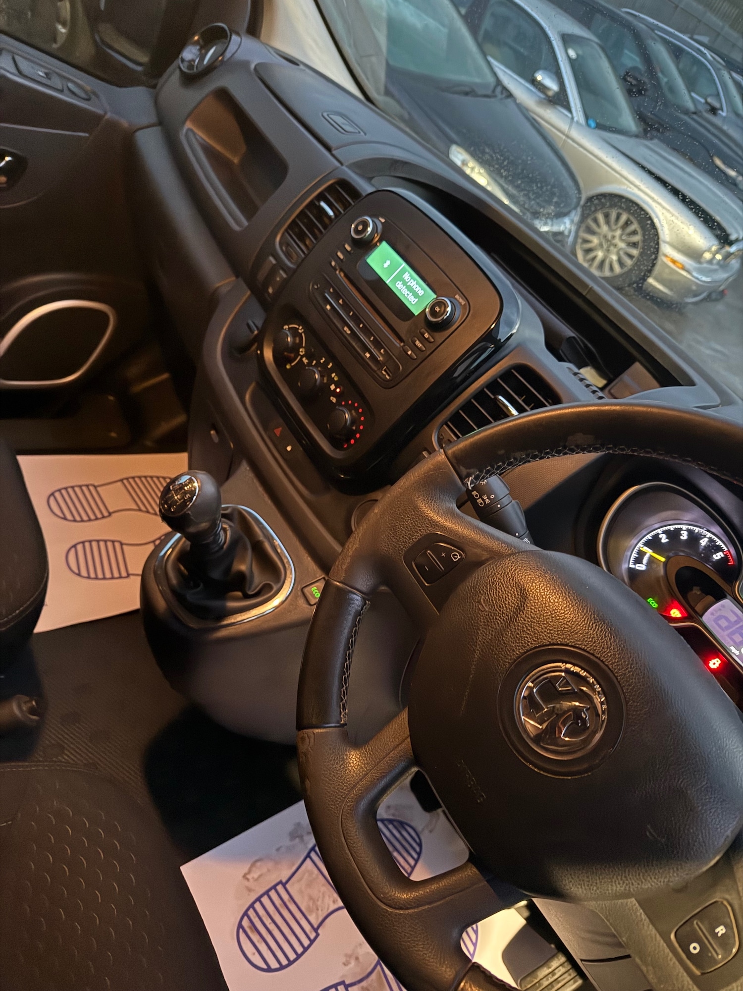 Used Vauxhall Vivaro 2016 for sale - 77303257: Photo 2