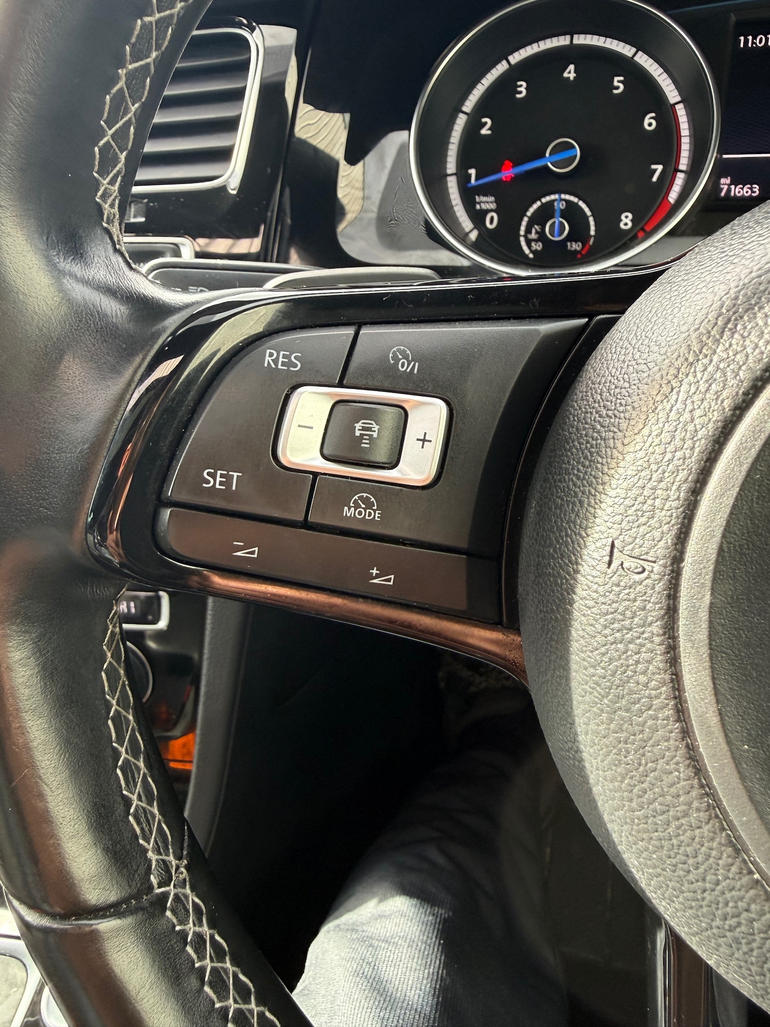 Used Volkswagen Golf 2014 for sale - 77650313: Photo 3