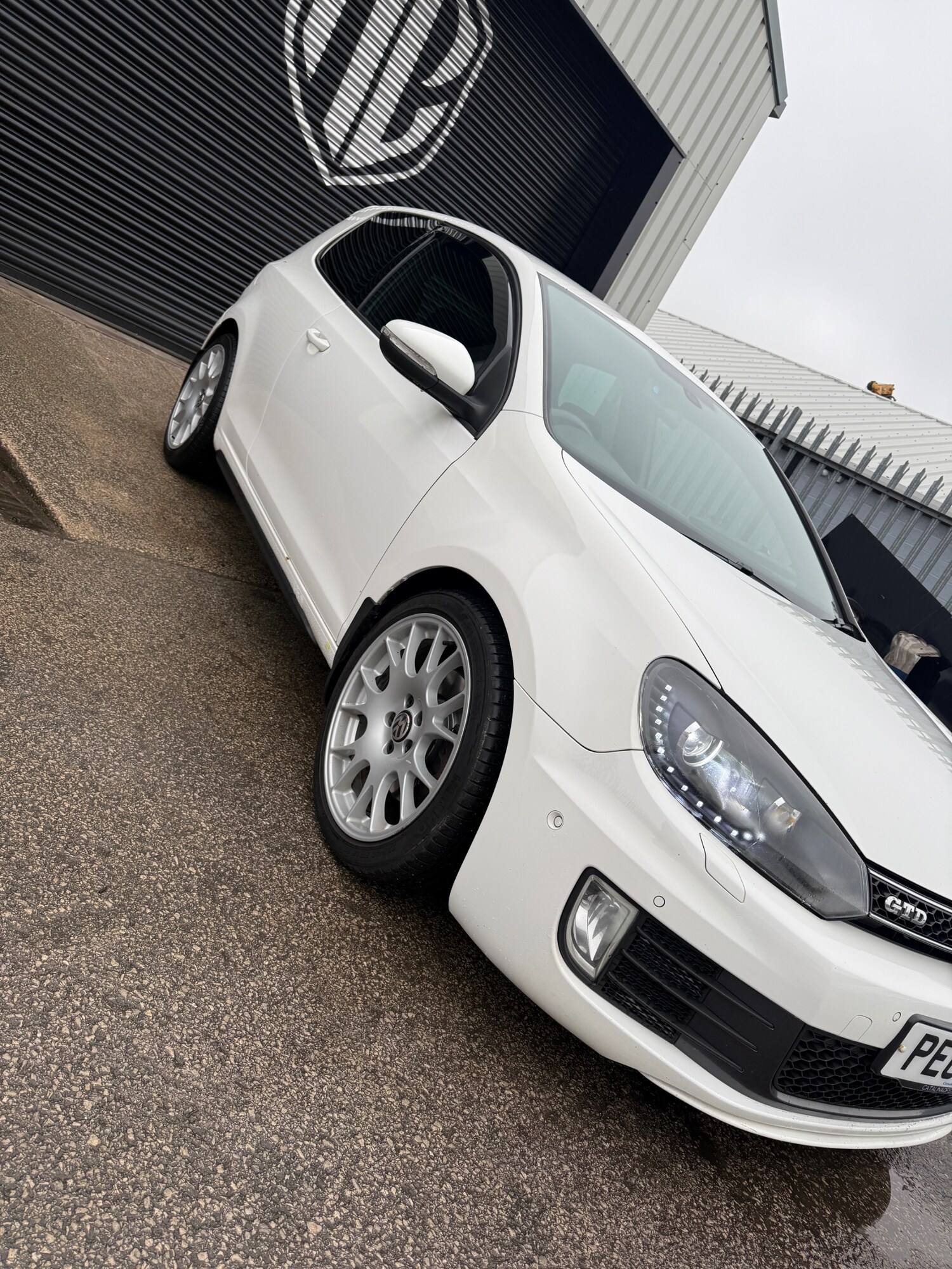 Used Volkswagen Golf 2010 for sale - 77370201: Photo 11