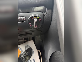 Used Volkswagen Golf 2010 for sale - 77370201: Photo