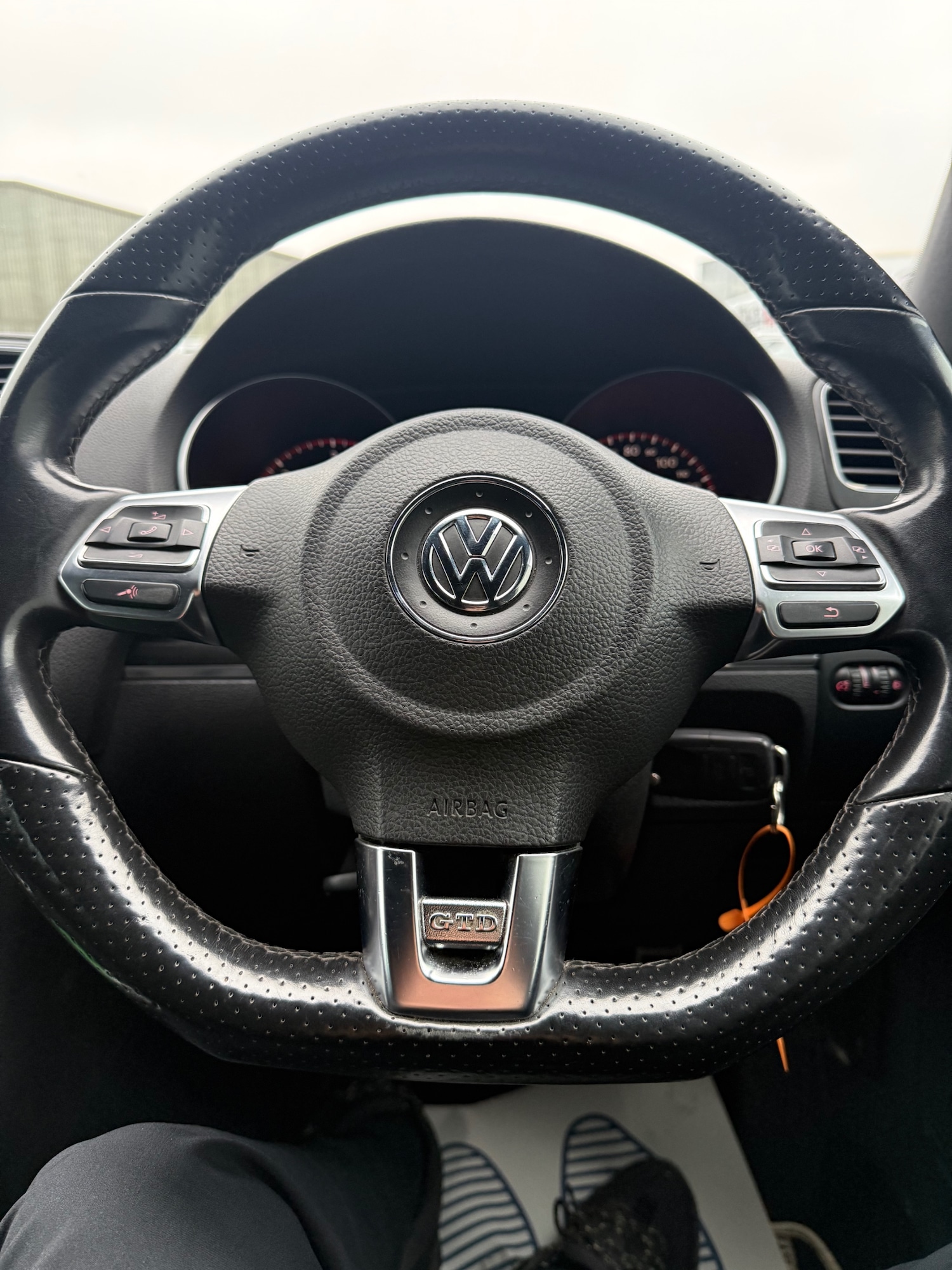 Used Volkswagen Golf 2010 for sale - 77370201: Photo 3