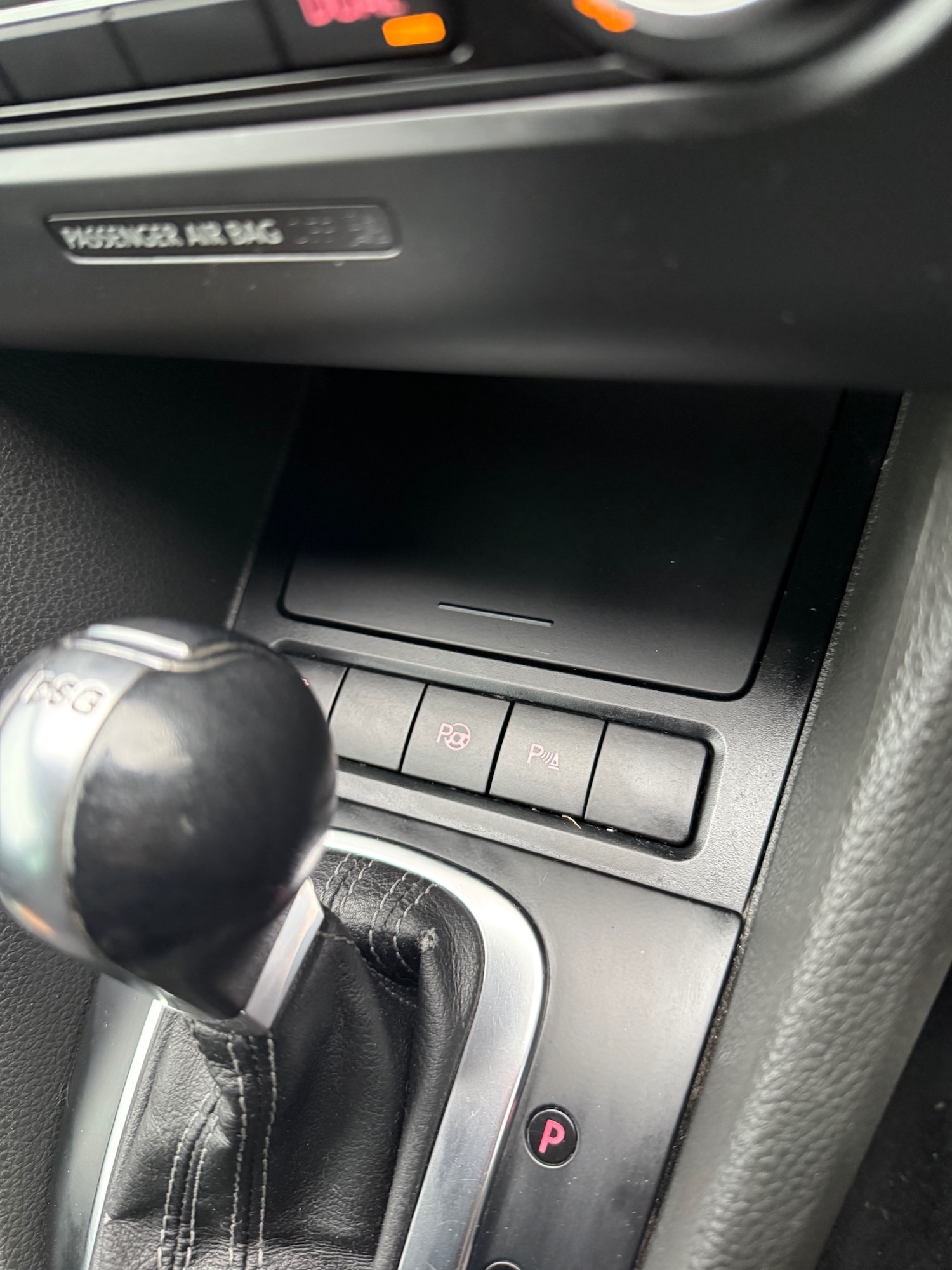 Used Volkswagen Golf 2010 for sale - 77370201: Photo 5