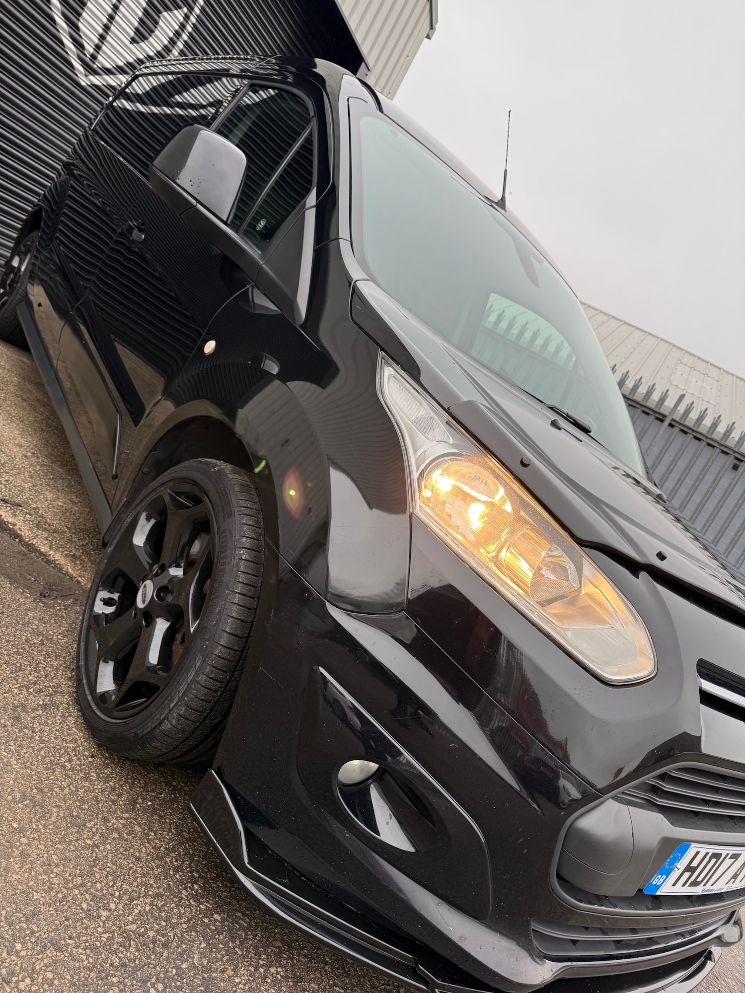 Used Ford Transit Connect 2017 for sale - 77368015: Photo 2